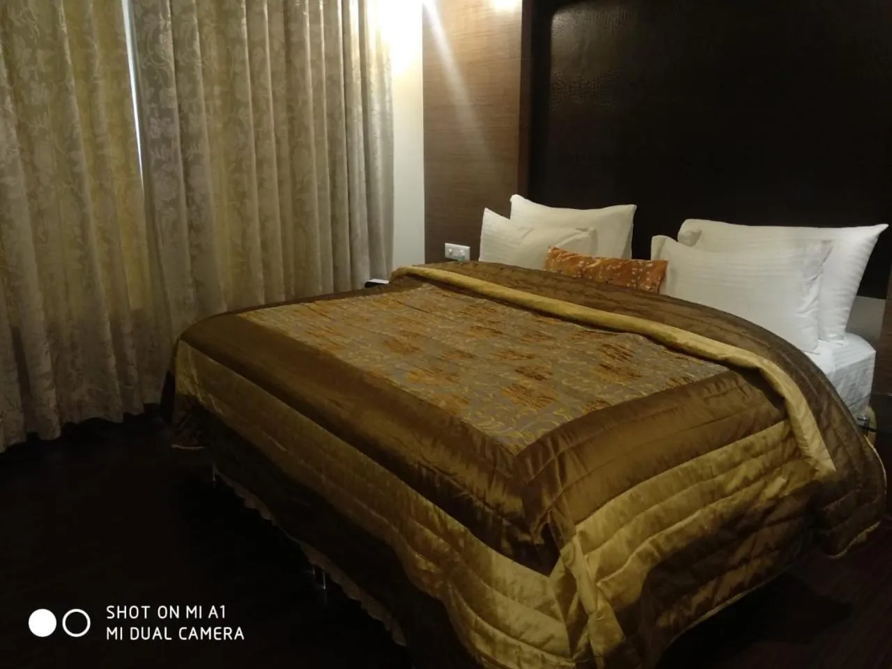 Bedroom, Bed in VITS Gurugram formerly known as Windsor Heights
