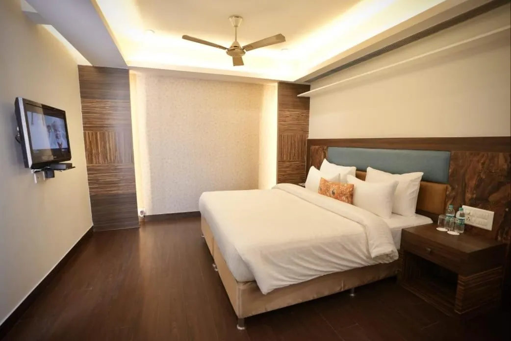 Bedroom, Bed in VITS Gurugram formerly known as Windsor Heights