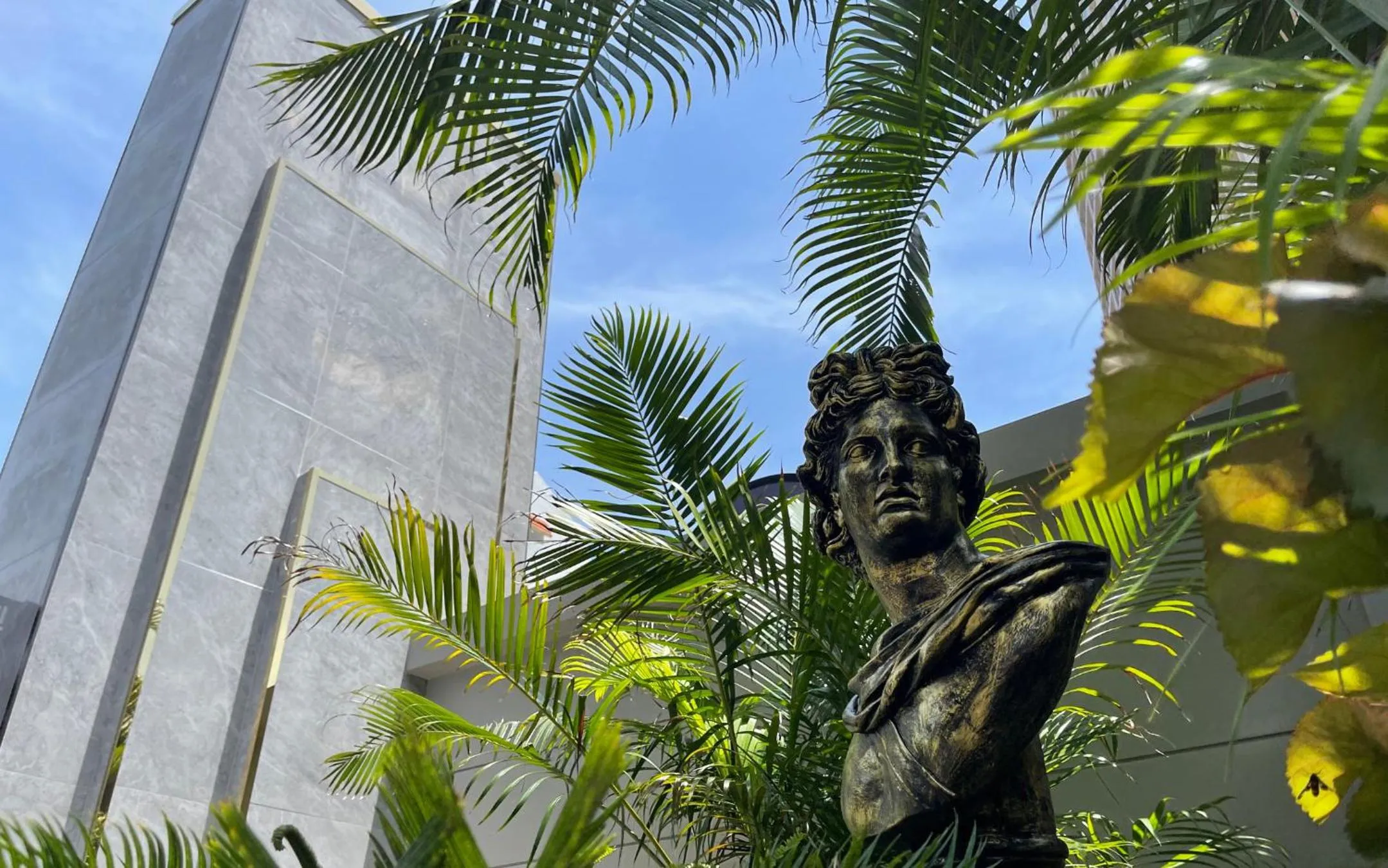 Property building in The Elysium Prațumnak Pattaya - By SHG