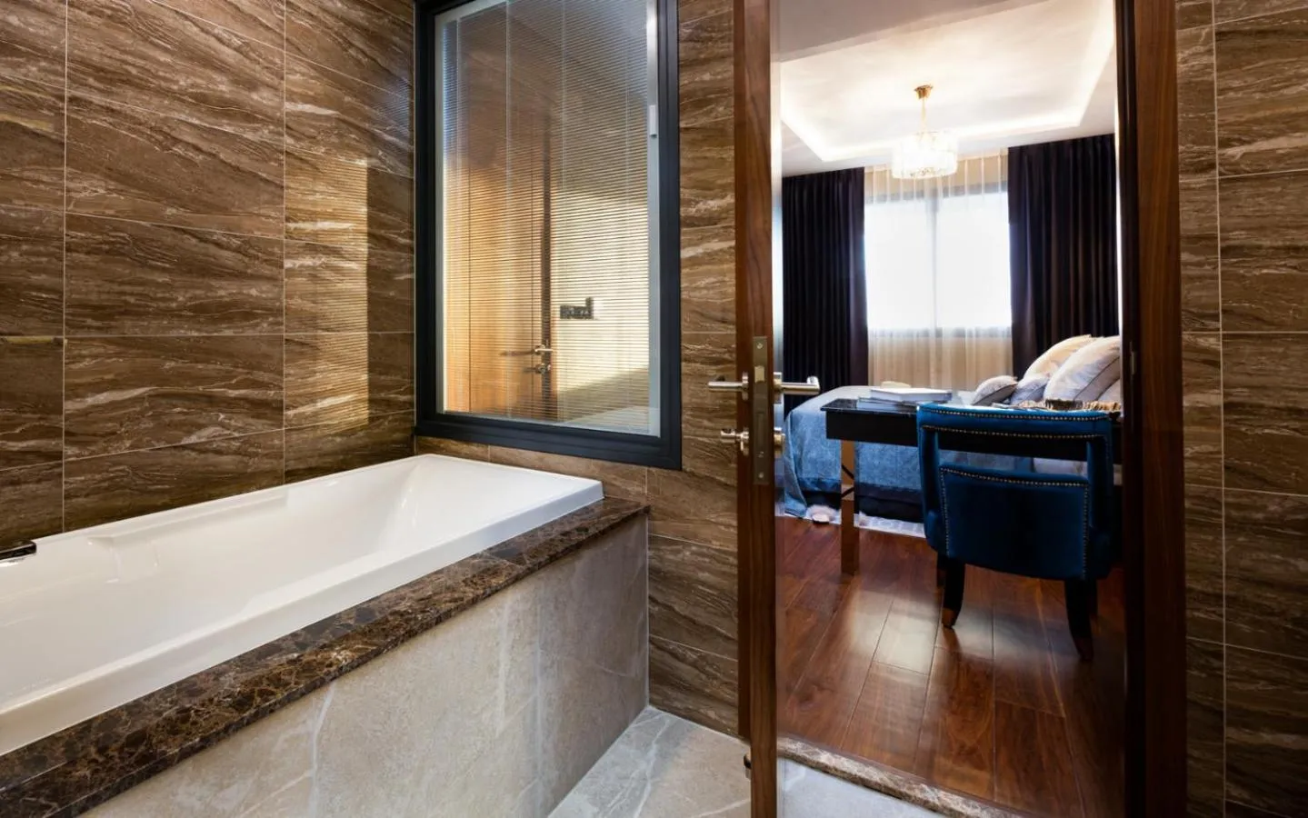 Hot Tub in The Elysium Prațumnak Pattaya - By SHG