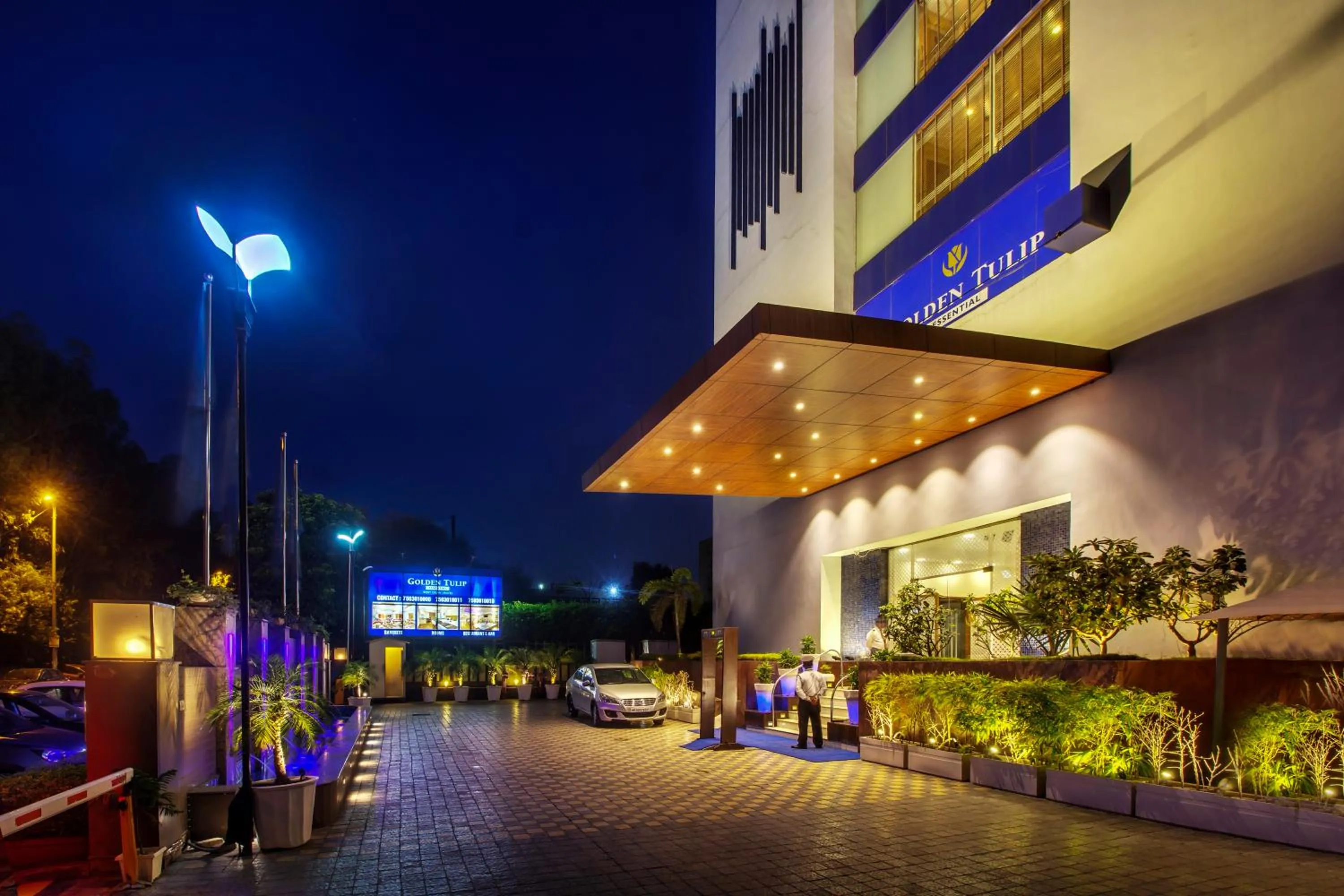 Facade/entrance in Golden Tulip New Delhi - Hari Nagar