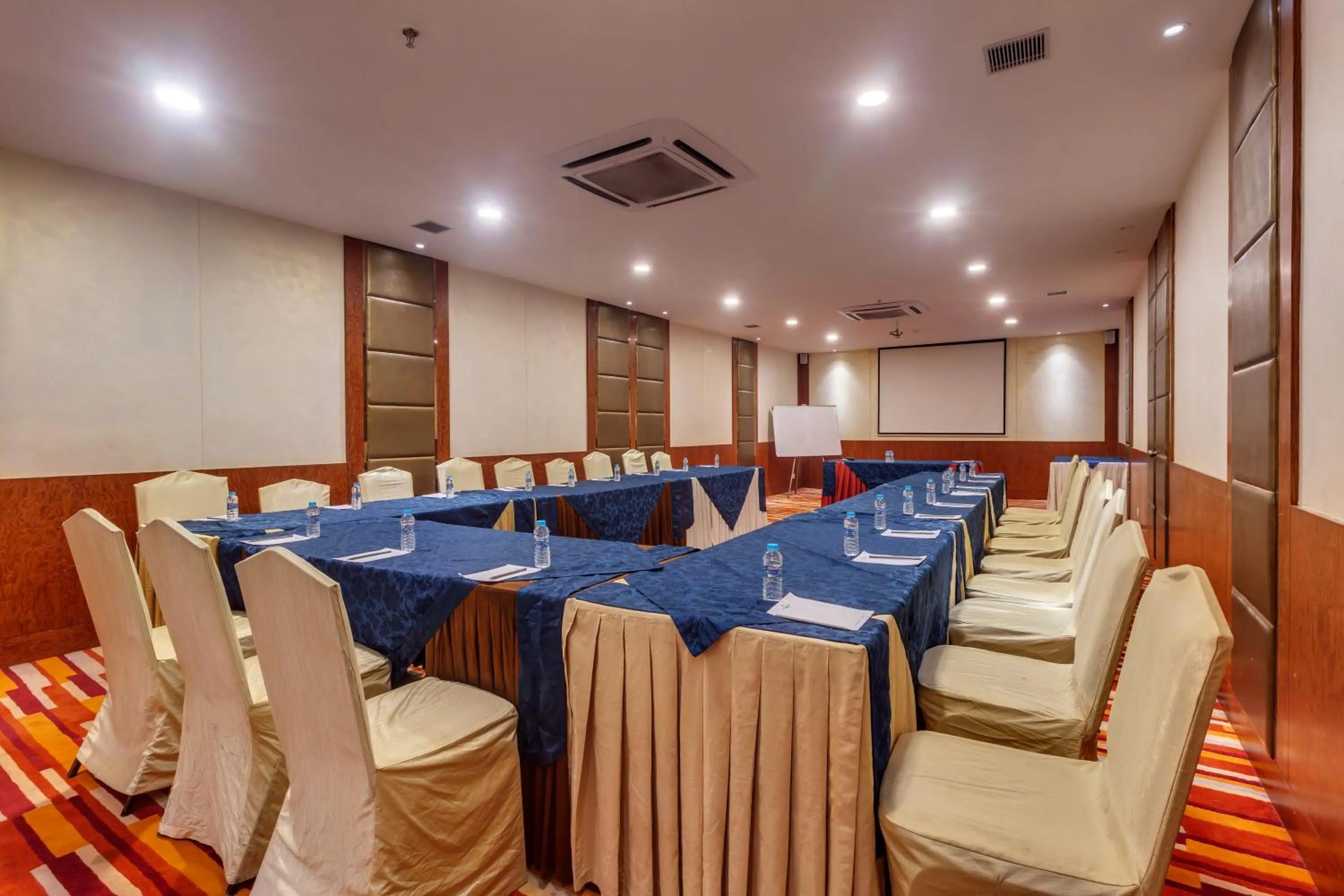 Business facilities in Golden Tulip New Delhi - Hari Nagar