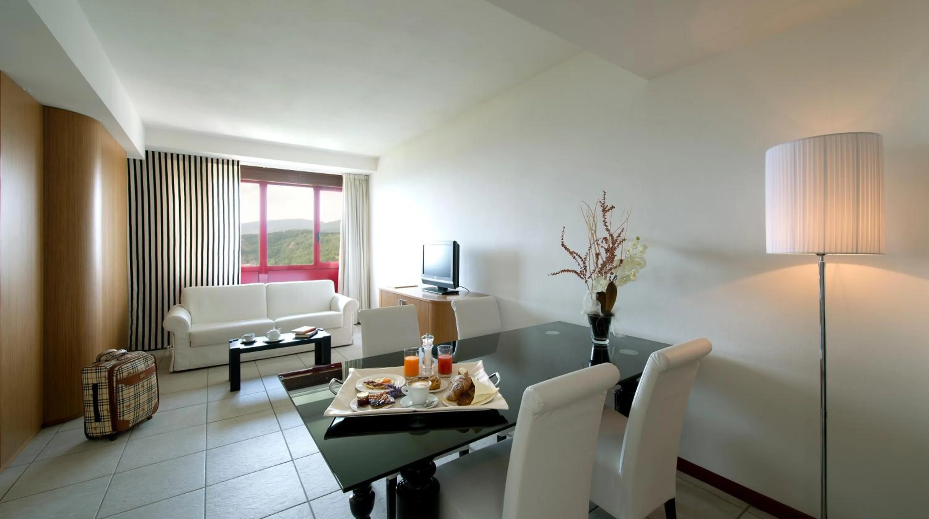 Living room, Bed in Grand Hotel Admiral Palace