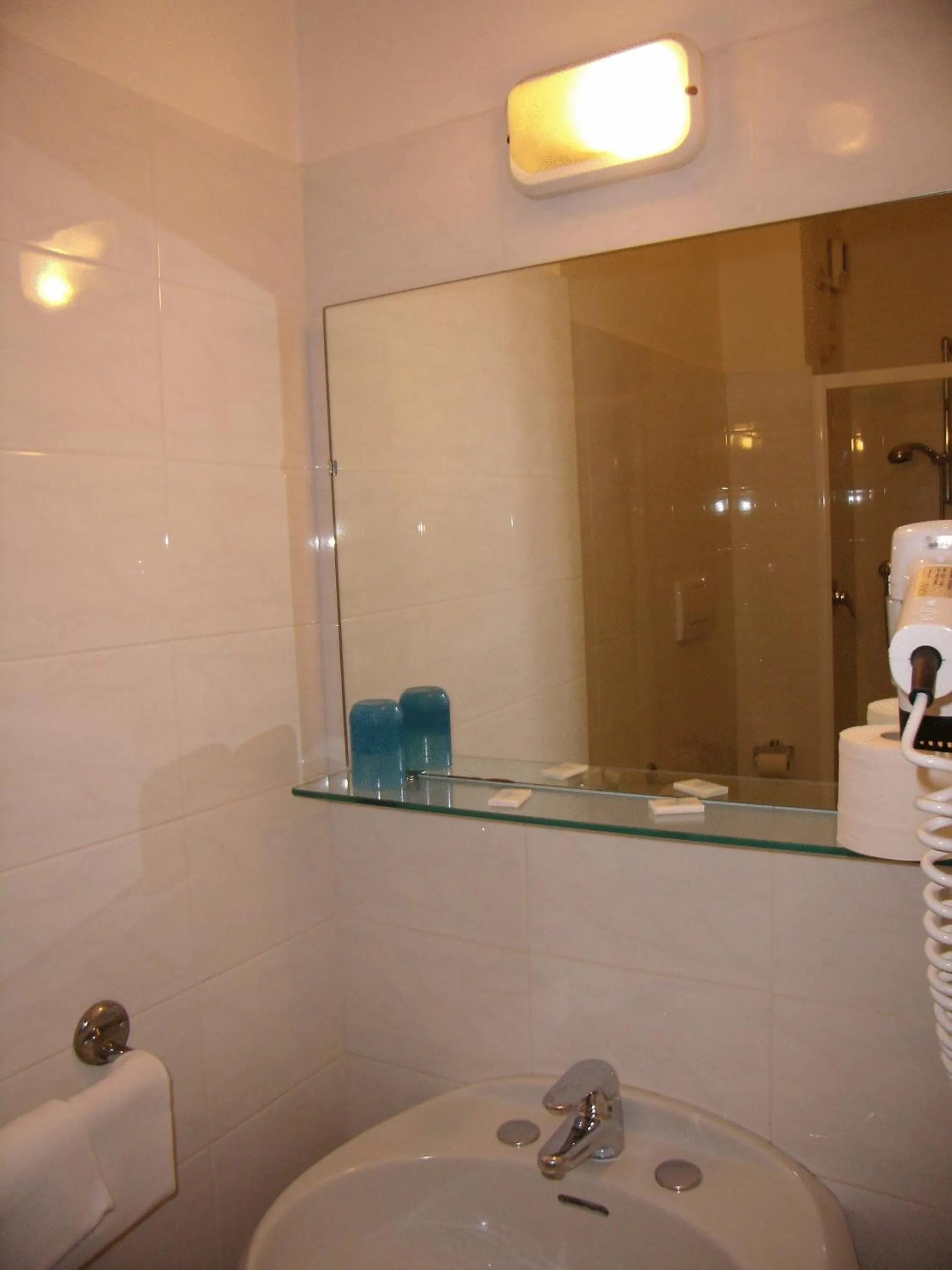 Shower in Verena Dependance Savoia & Campana