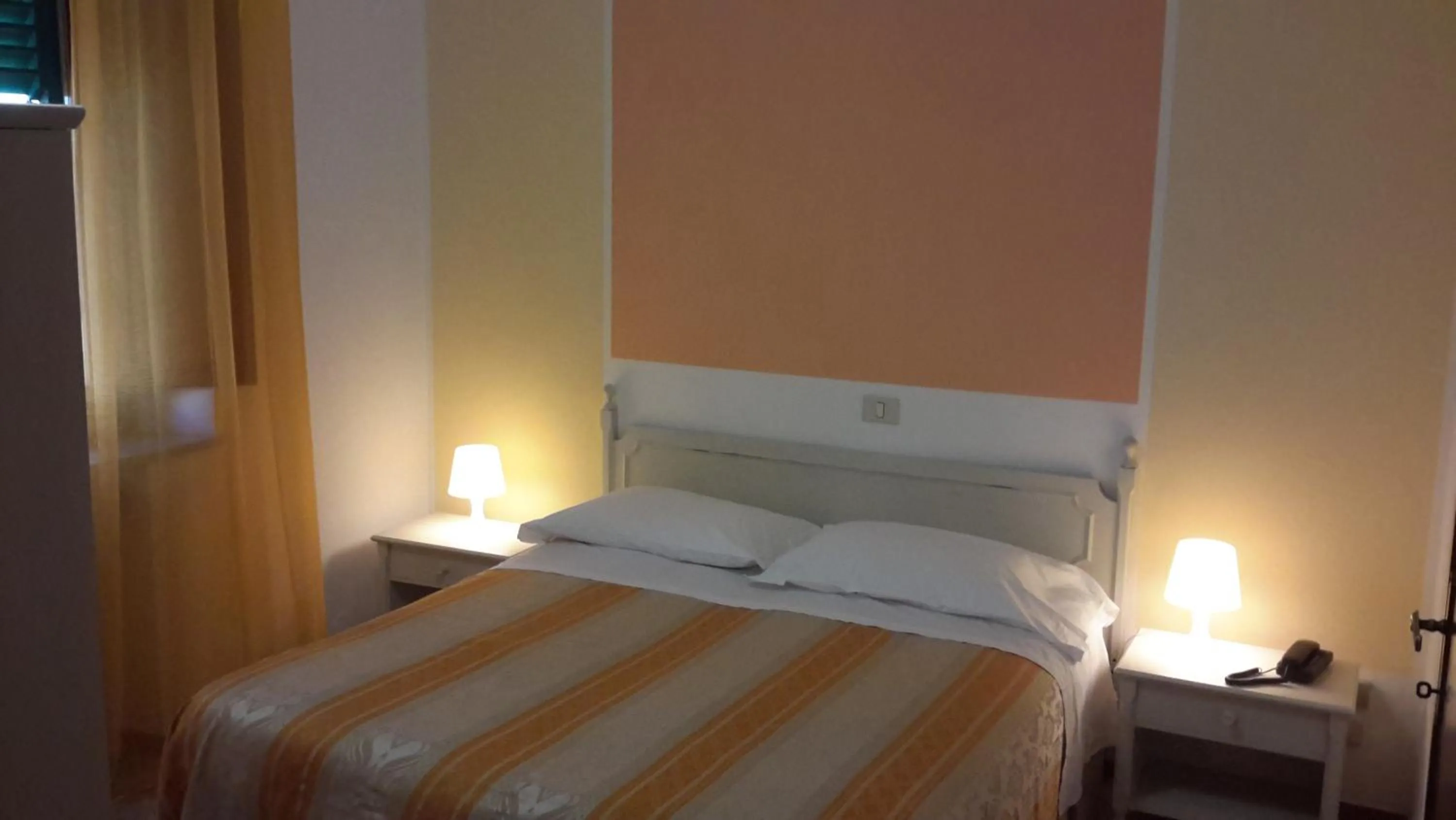 Bedroom, Bed in Verena Dependance Savoia & Campana