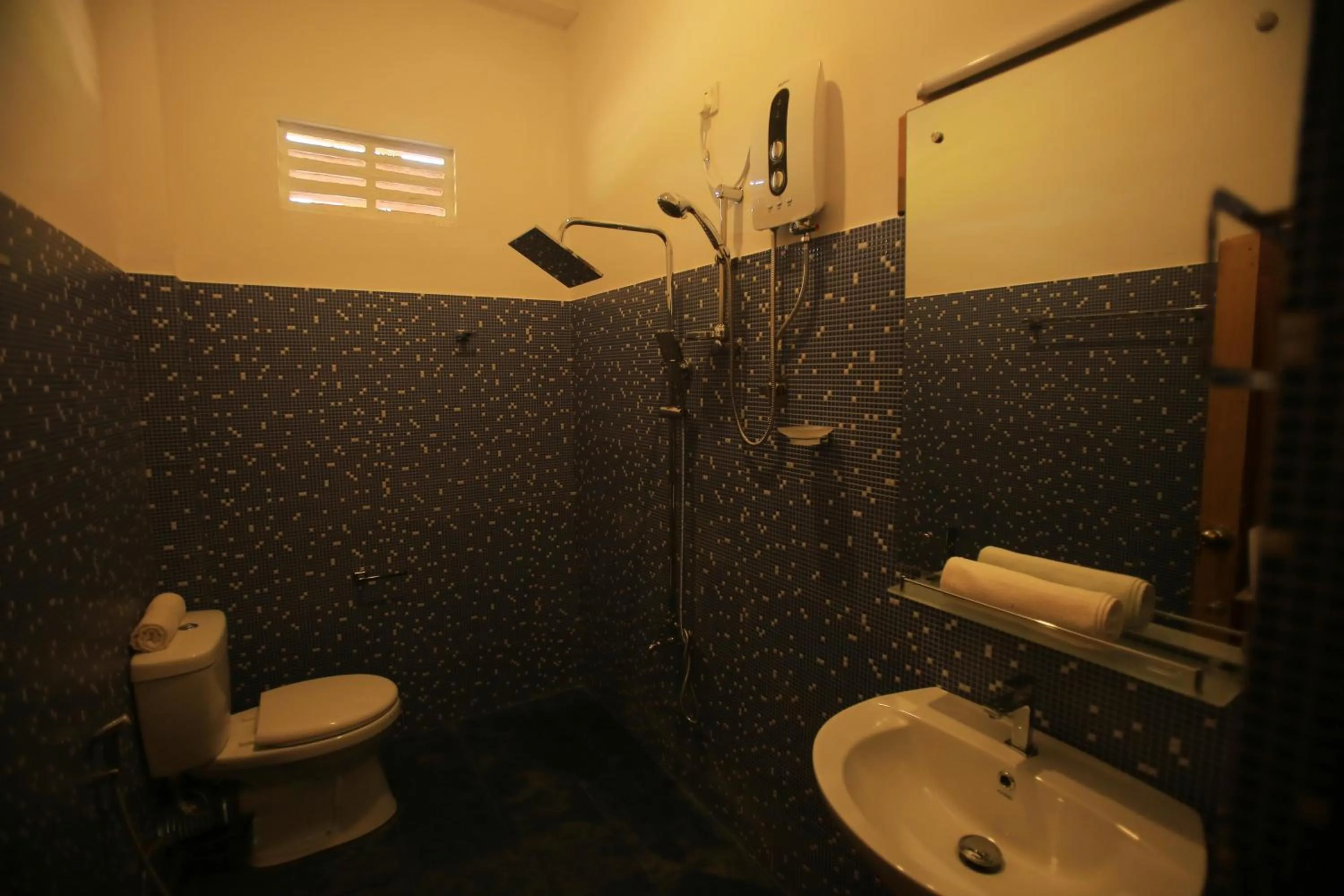 Bathroom in Jungle Hut Resort Sigiriya
