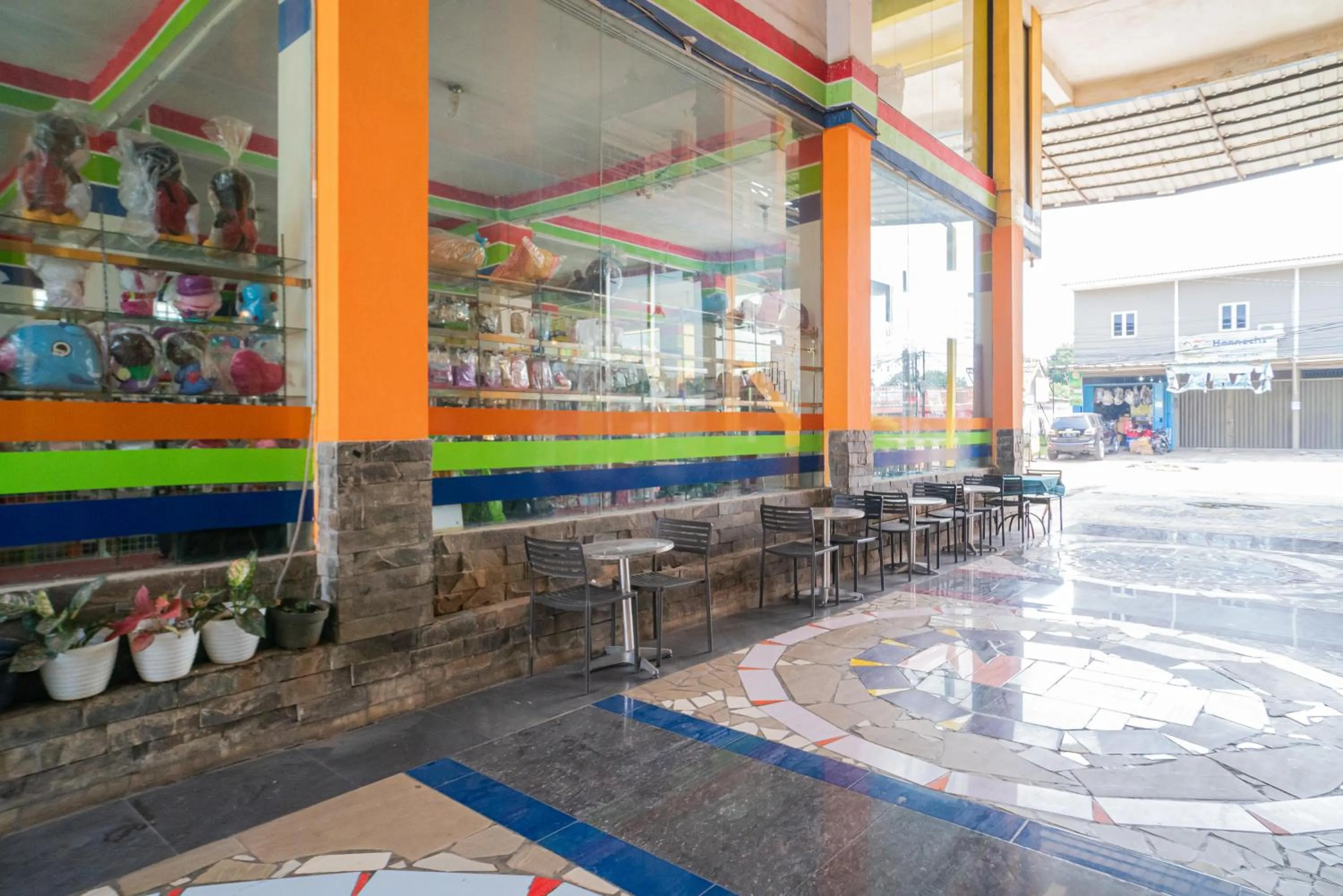 Property building in RedDoorz @ Kampung Sawah Jatimurni Bekasi