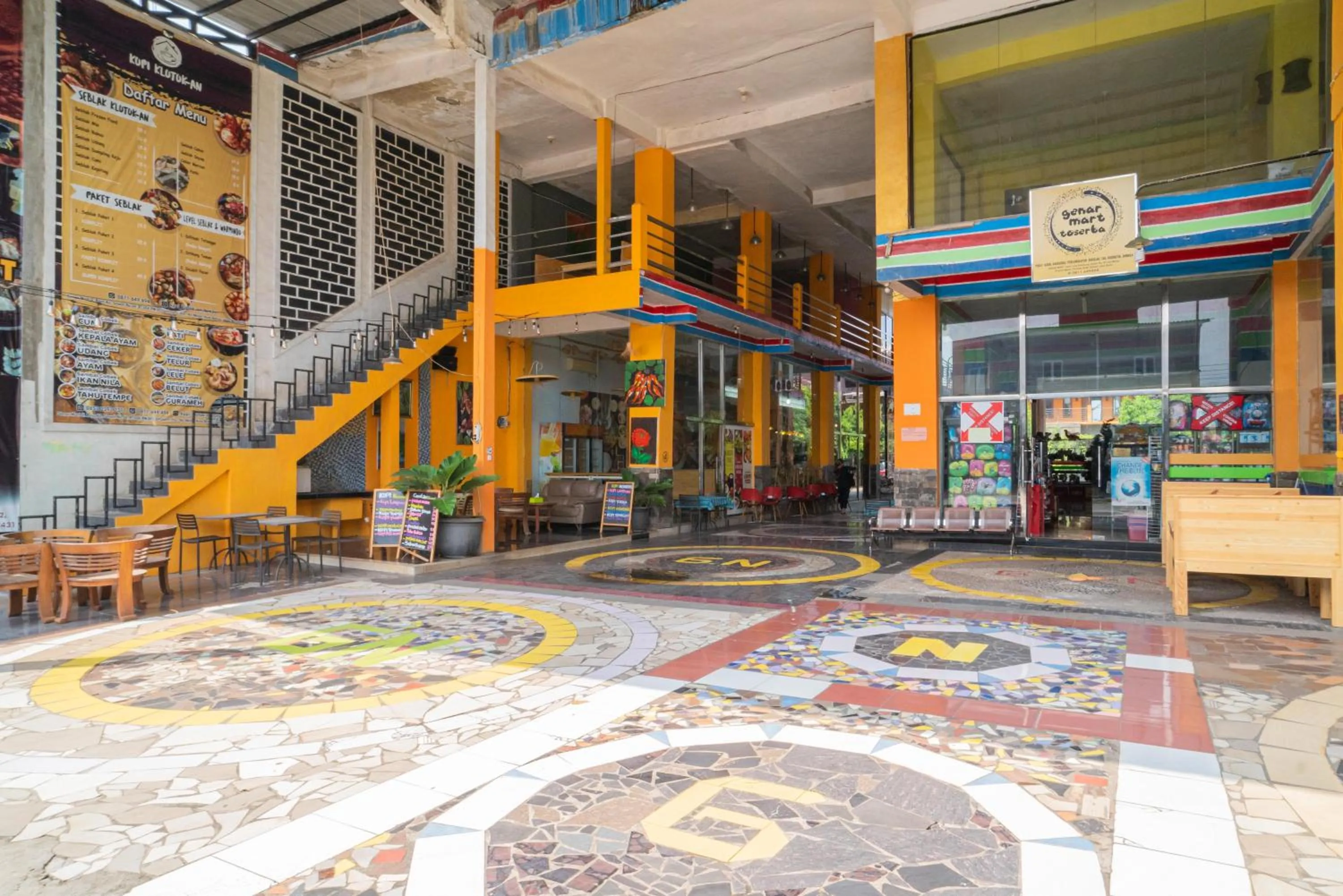 Facade/entrance in RedDoorz @ Kampung Sawah Jatimurni Bekasi