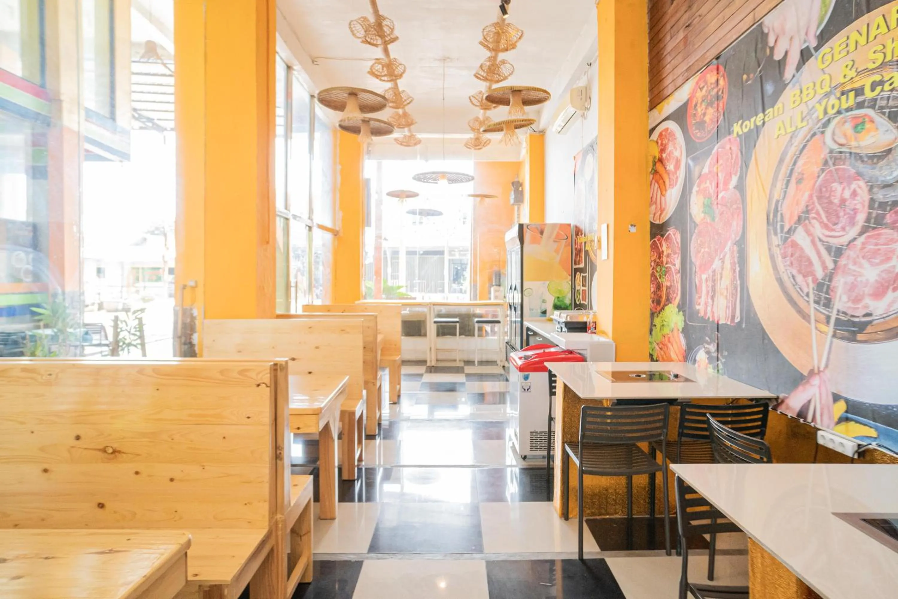 Seating area in RedDoorz @ Kampung Sawah Jatimurni Bekasi