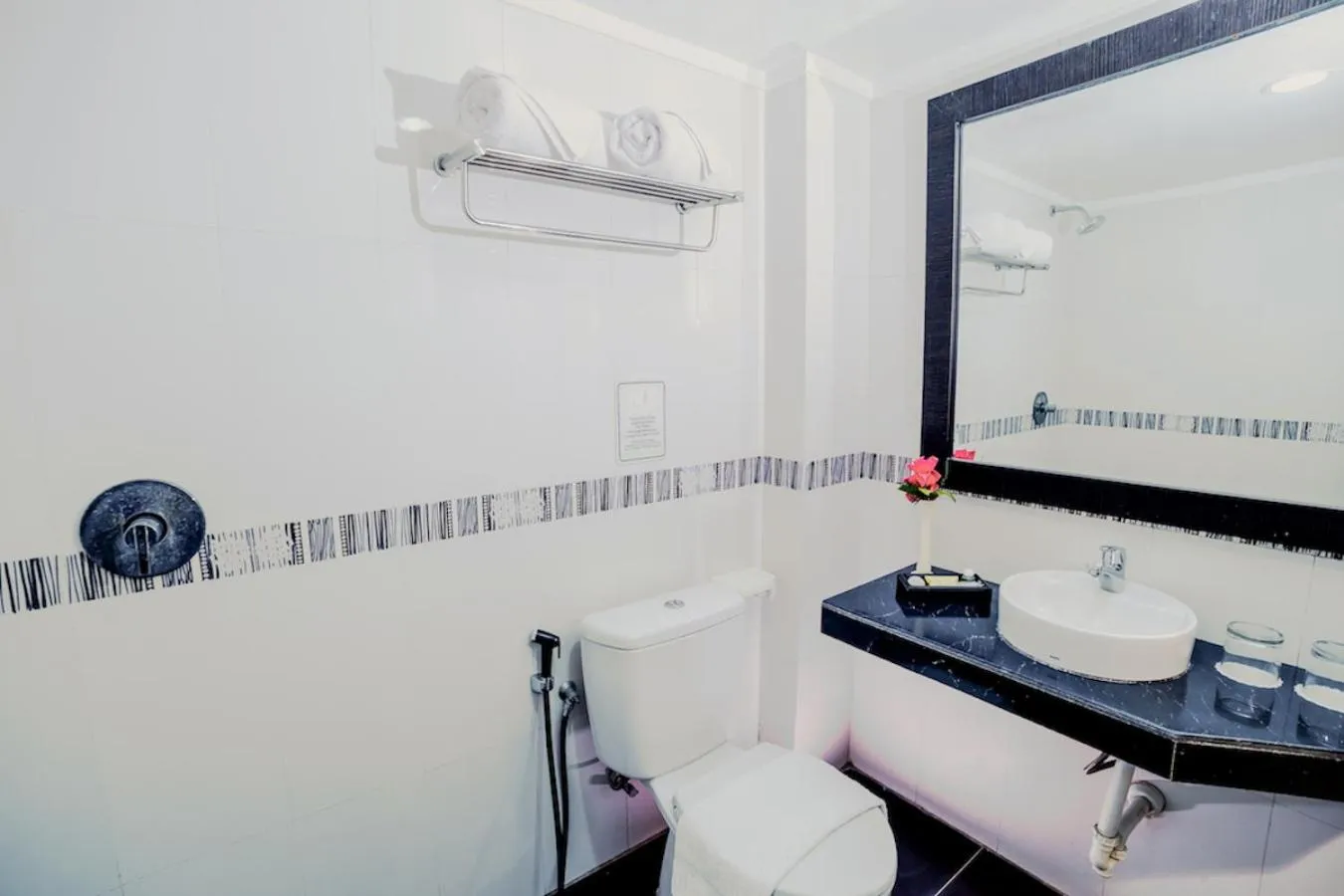 Bathroom in Parkside Star Hotel Jayapura