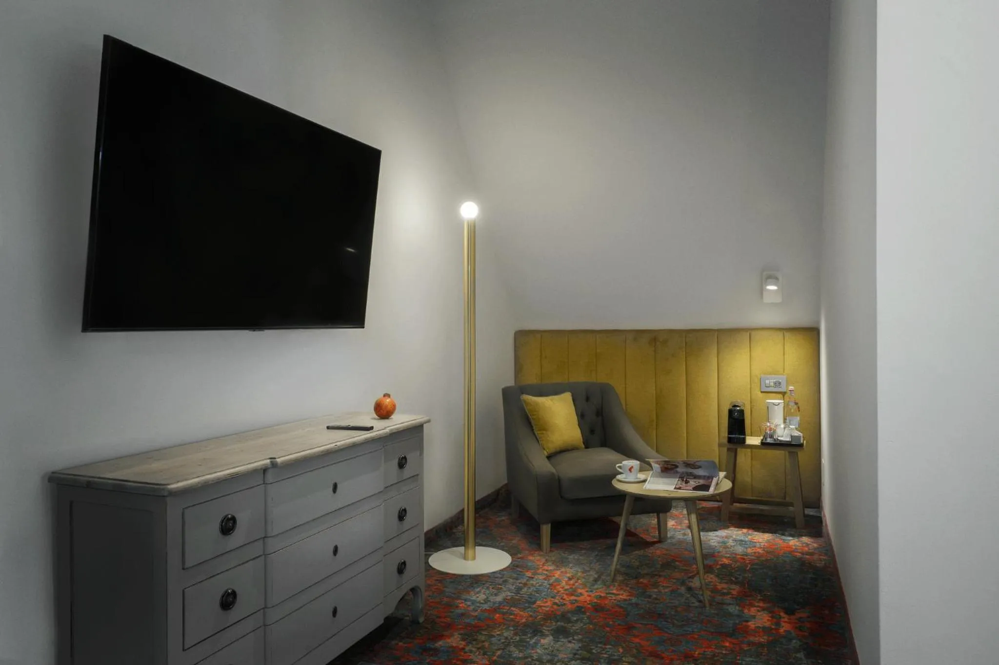 TV and multimedia in La Boheme Boutique Casa Soare