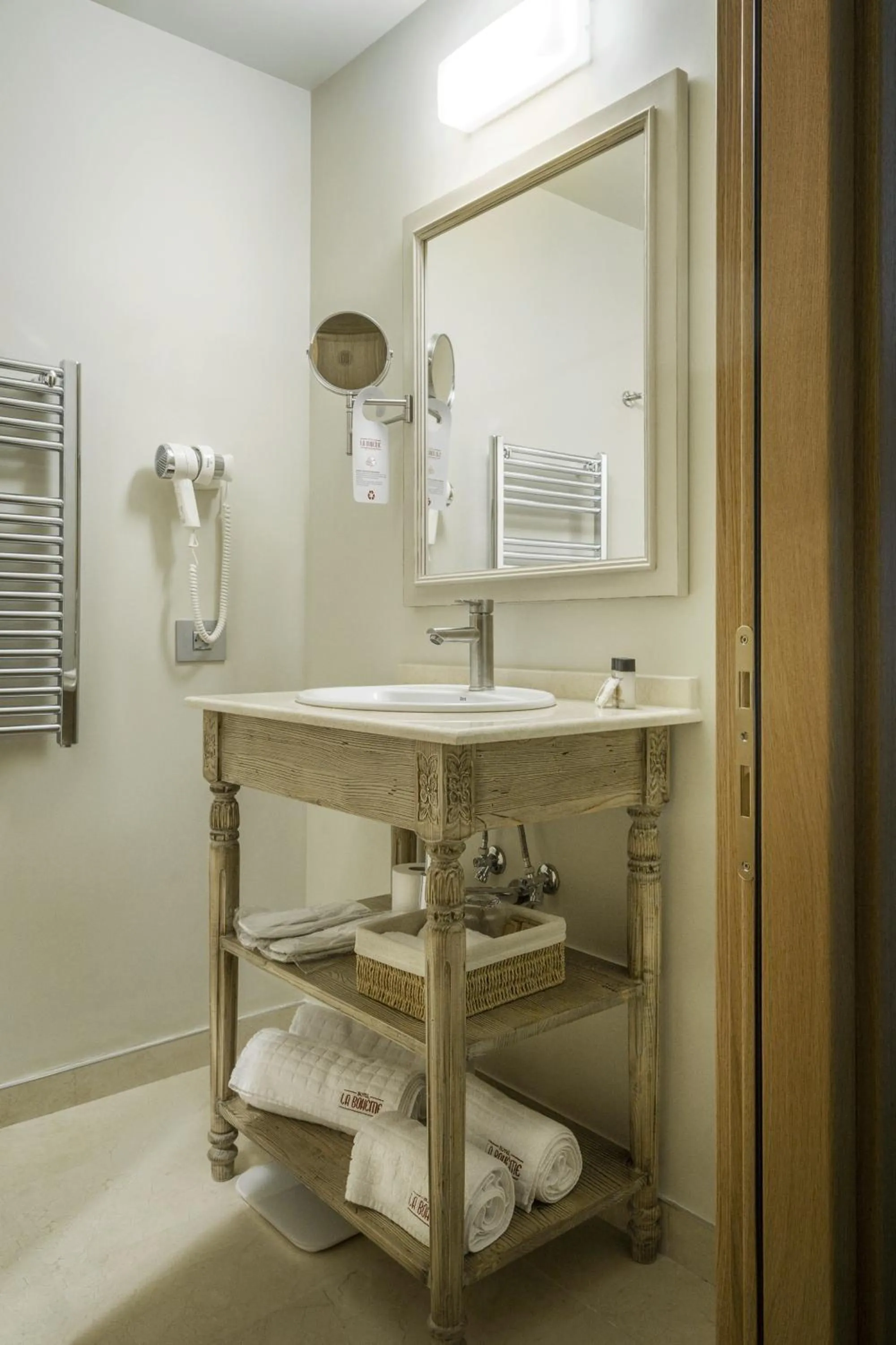 Bathroom in La Boheme Boutique Casa Soare