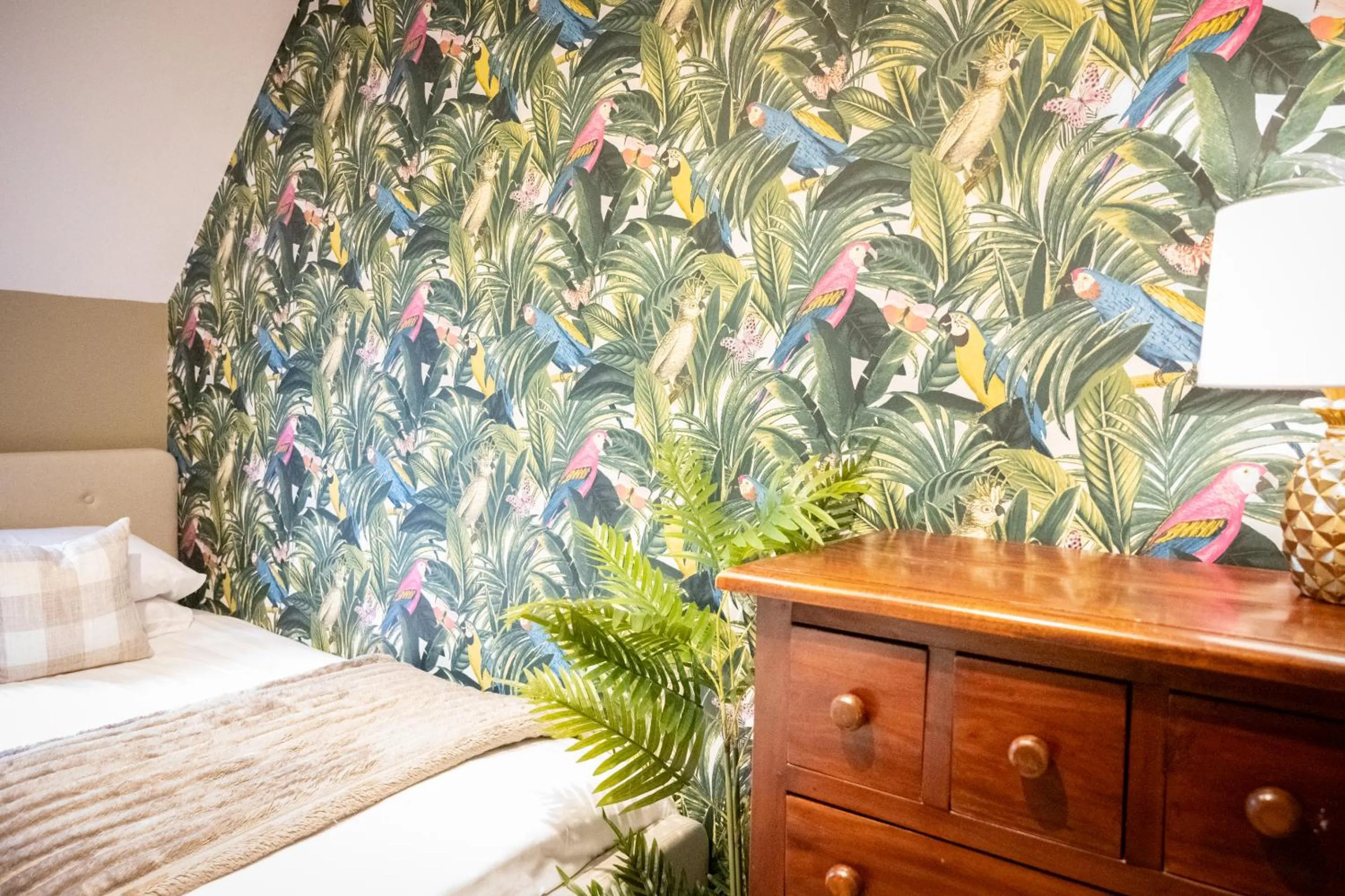 Bedroom, Bed in Northern Hideaways Apple Store