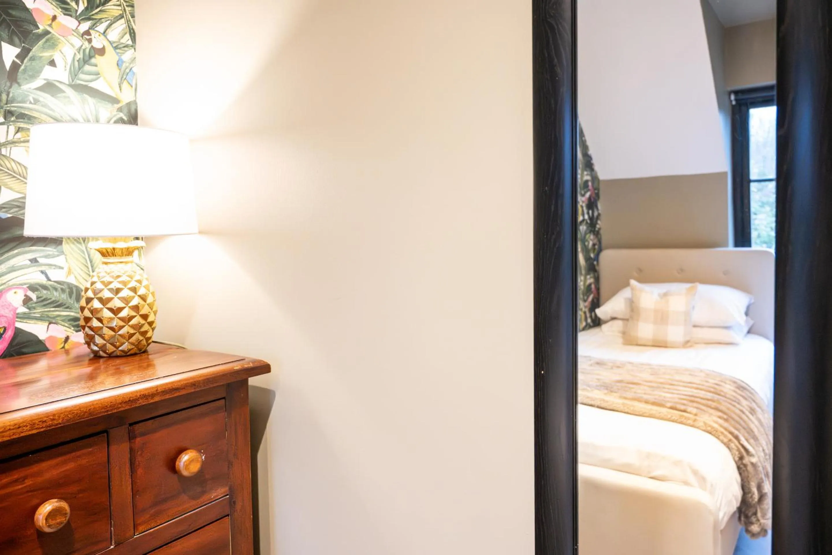 Bedroom, Bed in Northern Hideaways Apple Store