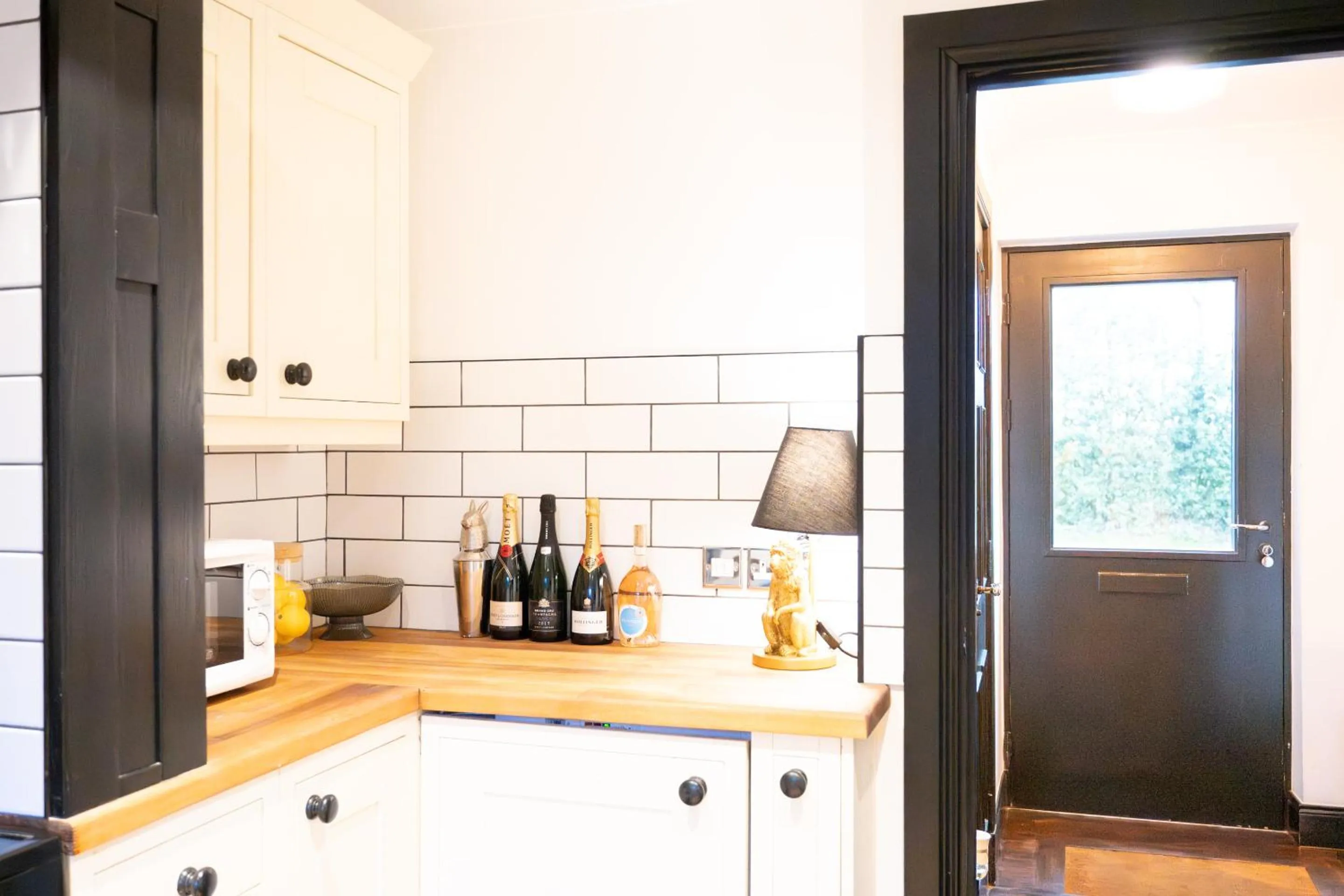 Kitchen or kitchenette in Northern Hideaways Apple Store