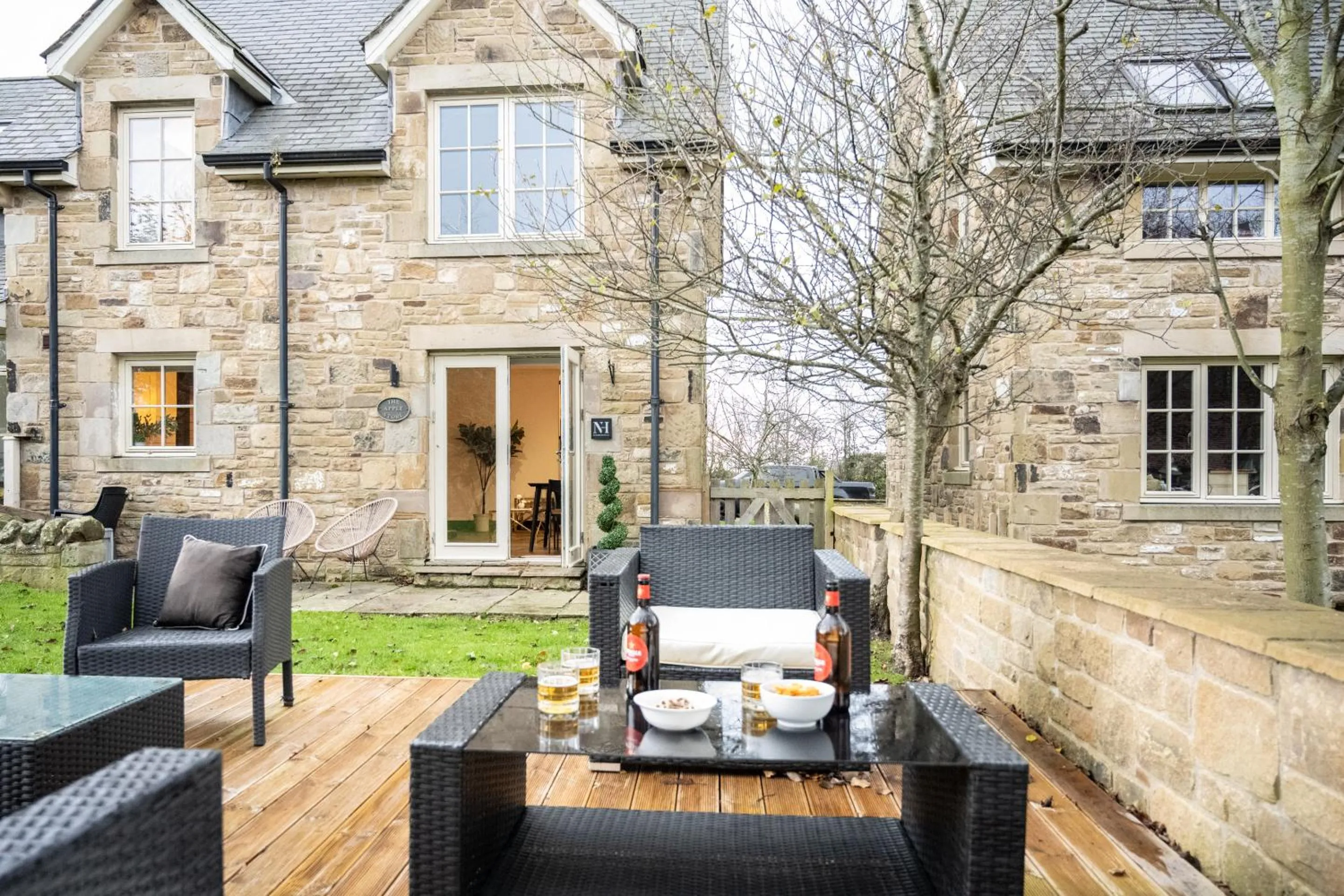 Property building in Northern Hideaways Apple Store