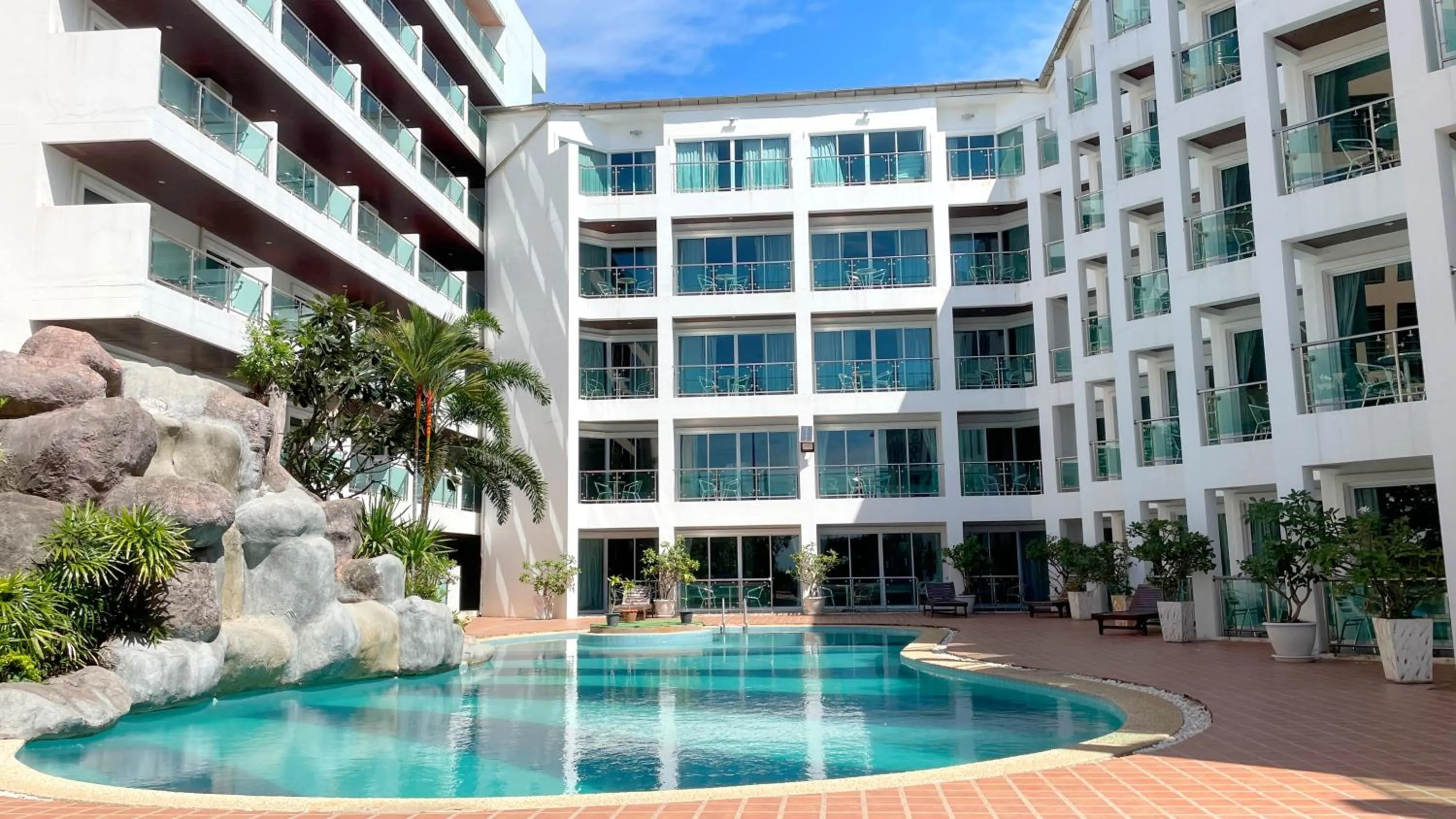 Property building in Dragon Beach Resort , Jomtien Beach Pattaya