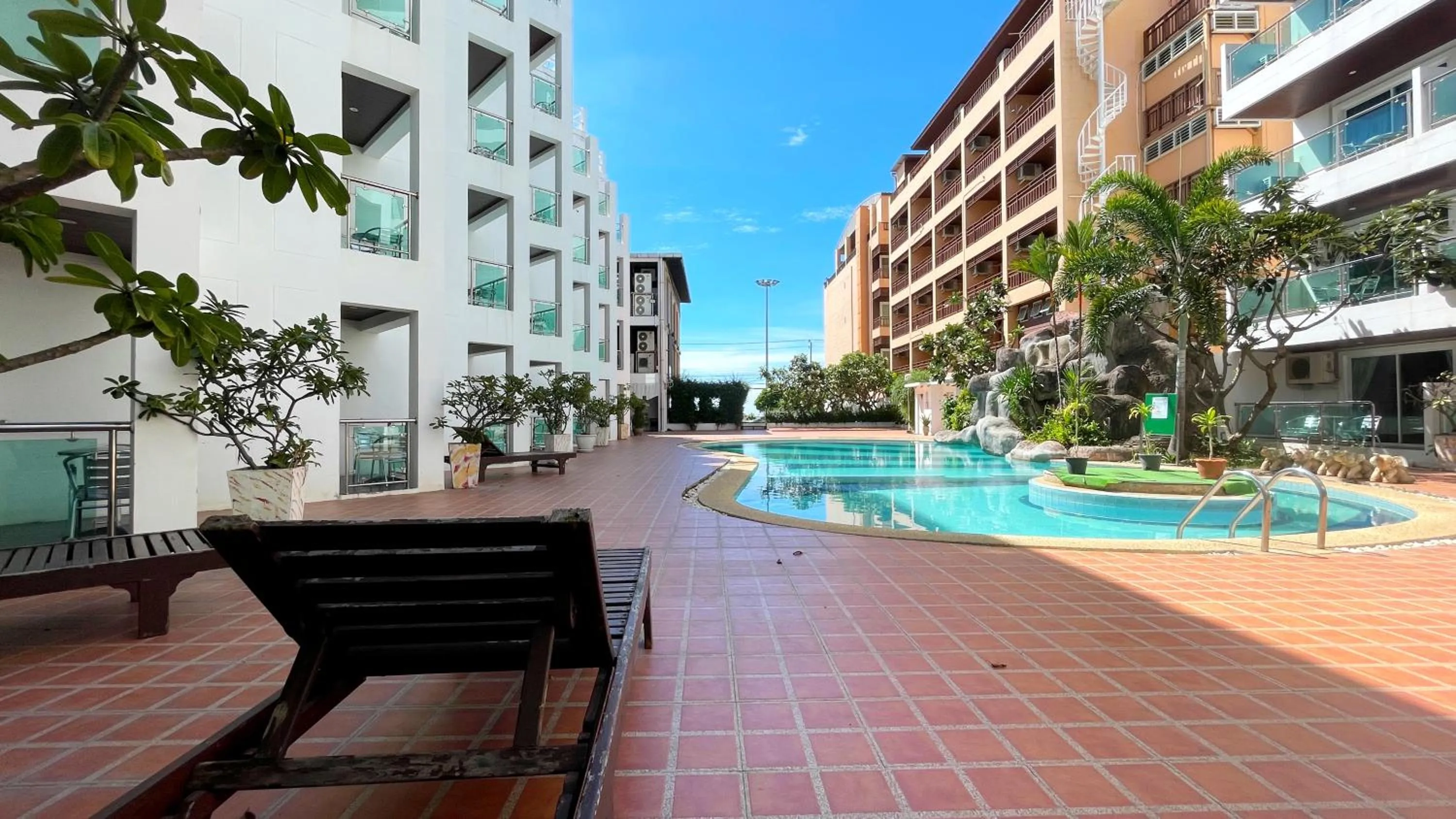 Pool view in Dragon Beach Resort , Jomtien Beach Pattaya