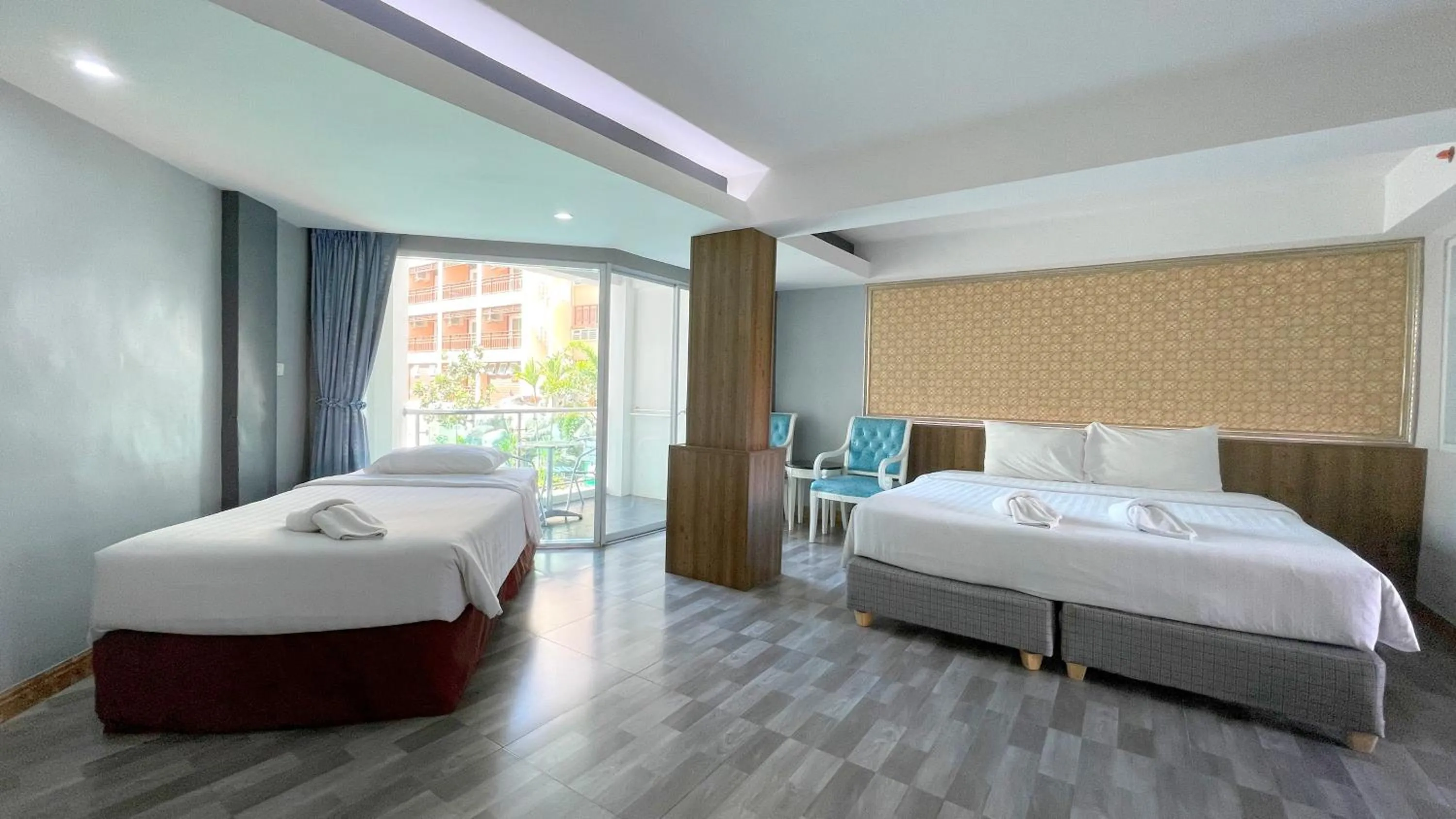 Bed in Dragon Beach Resort , Jomtien Beach Pattaya