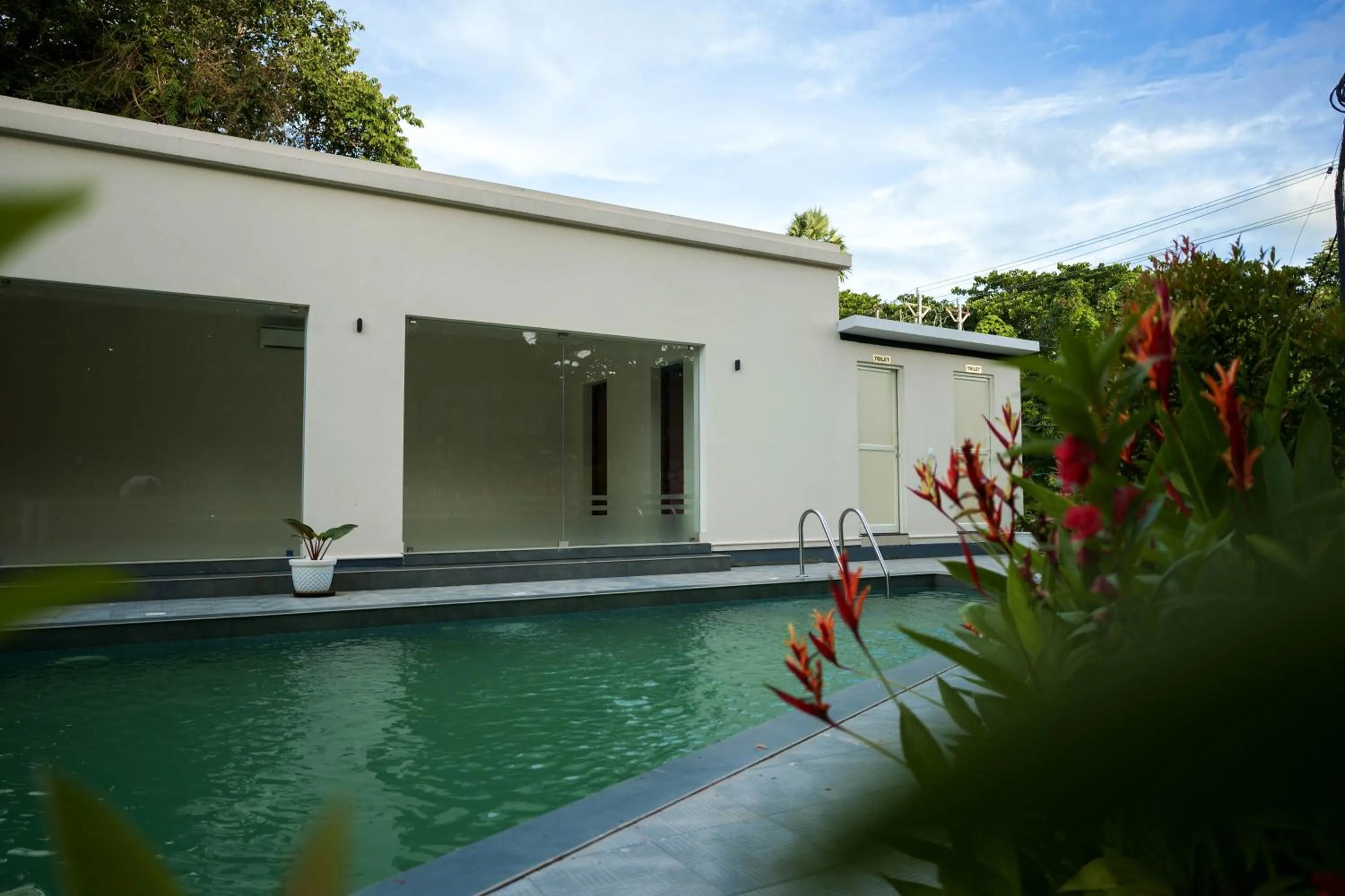 Swimming pool in Valluvanad Residency