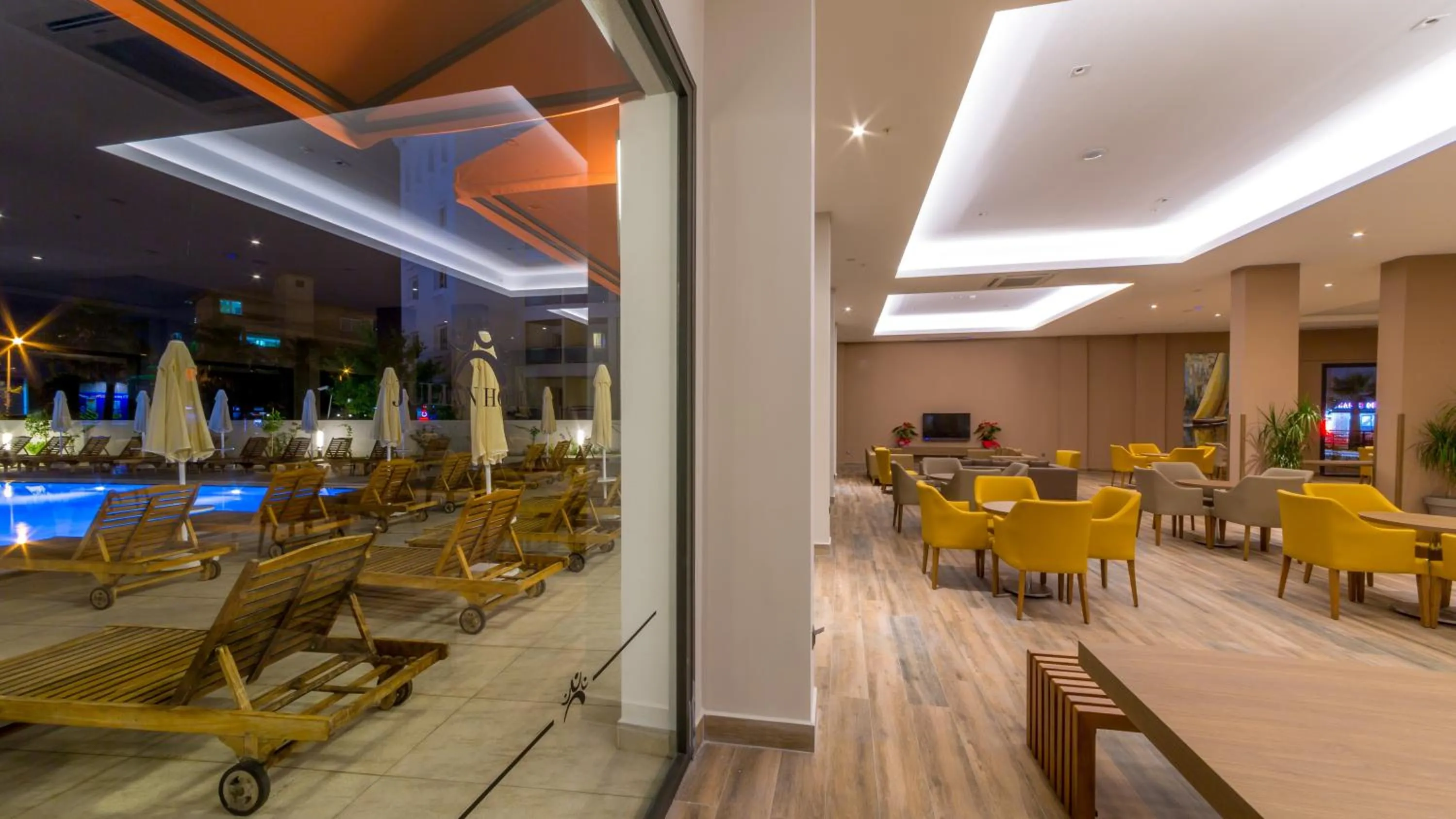 Seating area in Ada Julian Marmaris