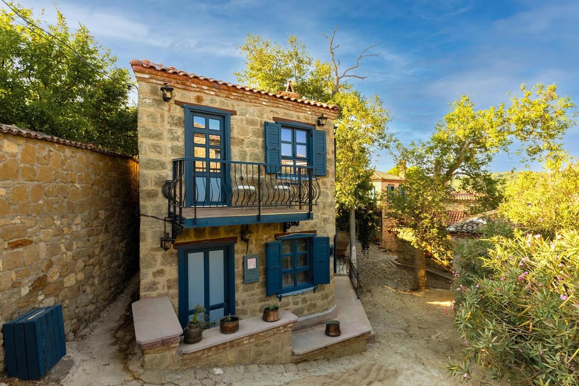 Property building in Orion Adatepe