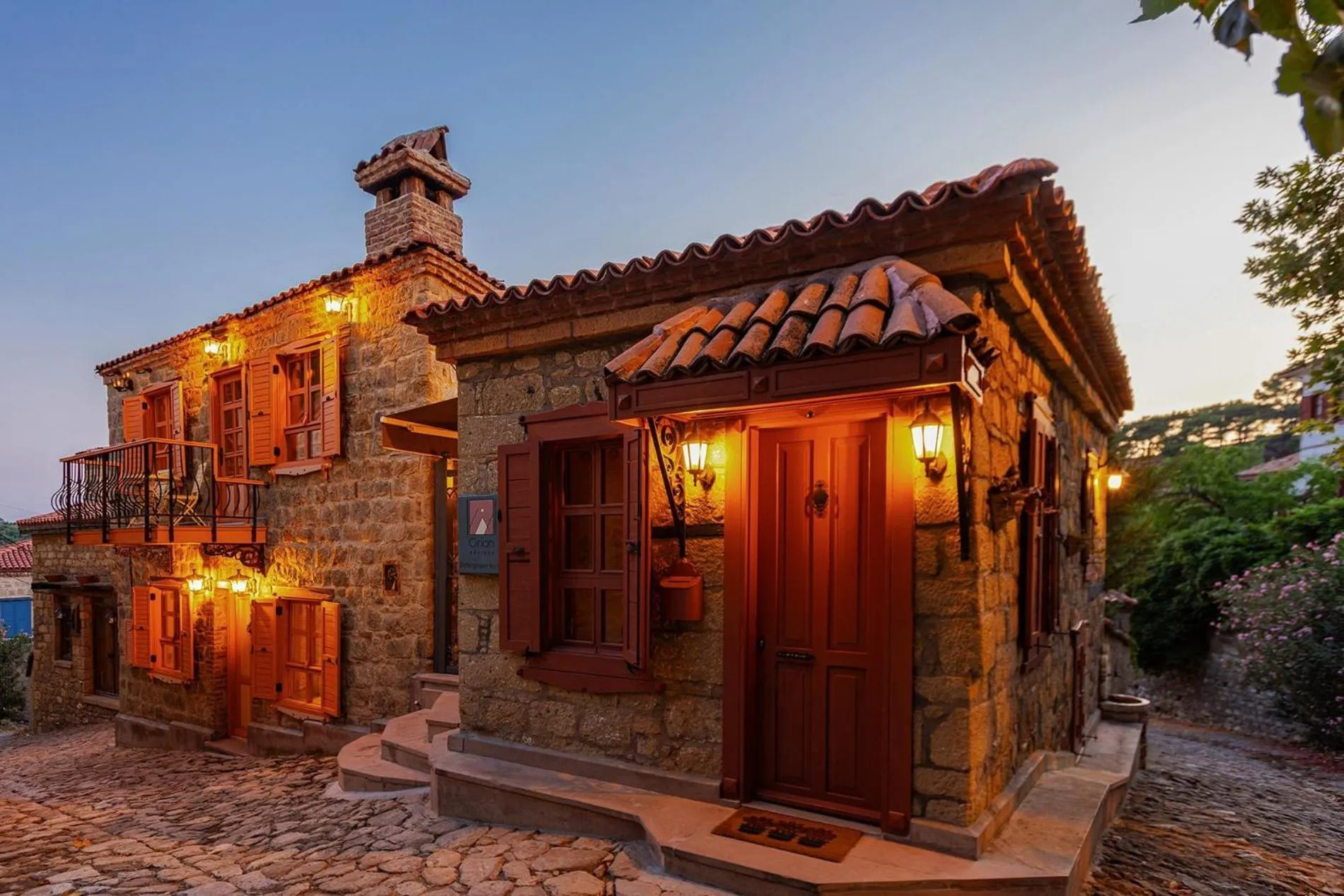 Property building in Orion Adatepe