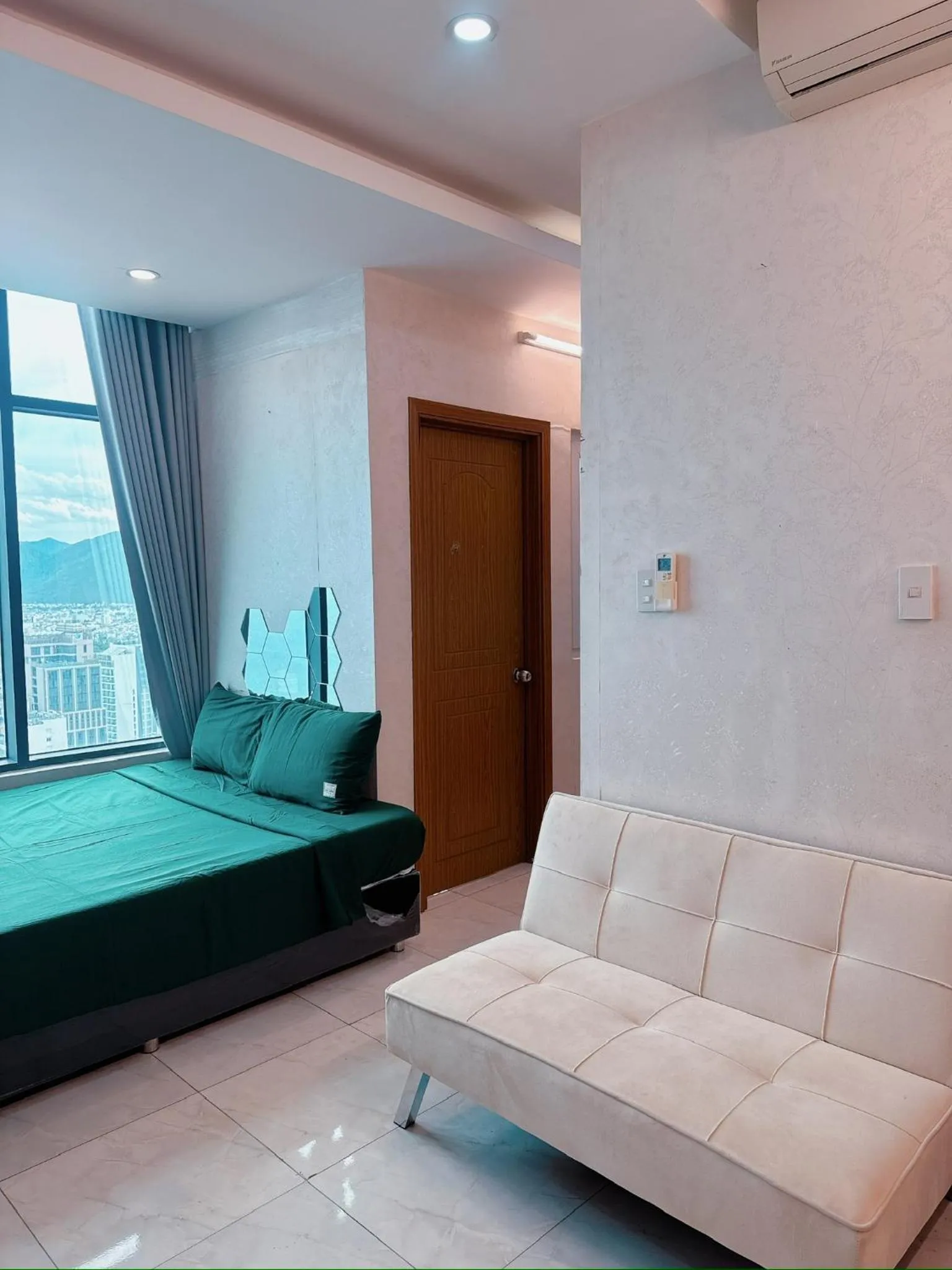 Pearl Nha Trang Beach Apartment