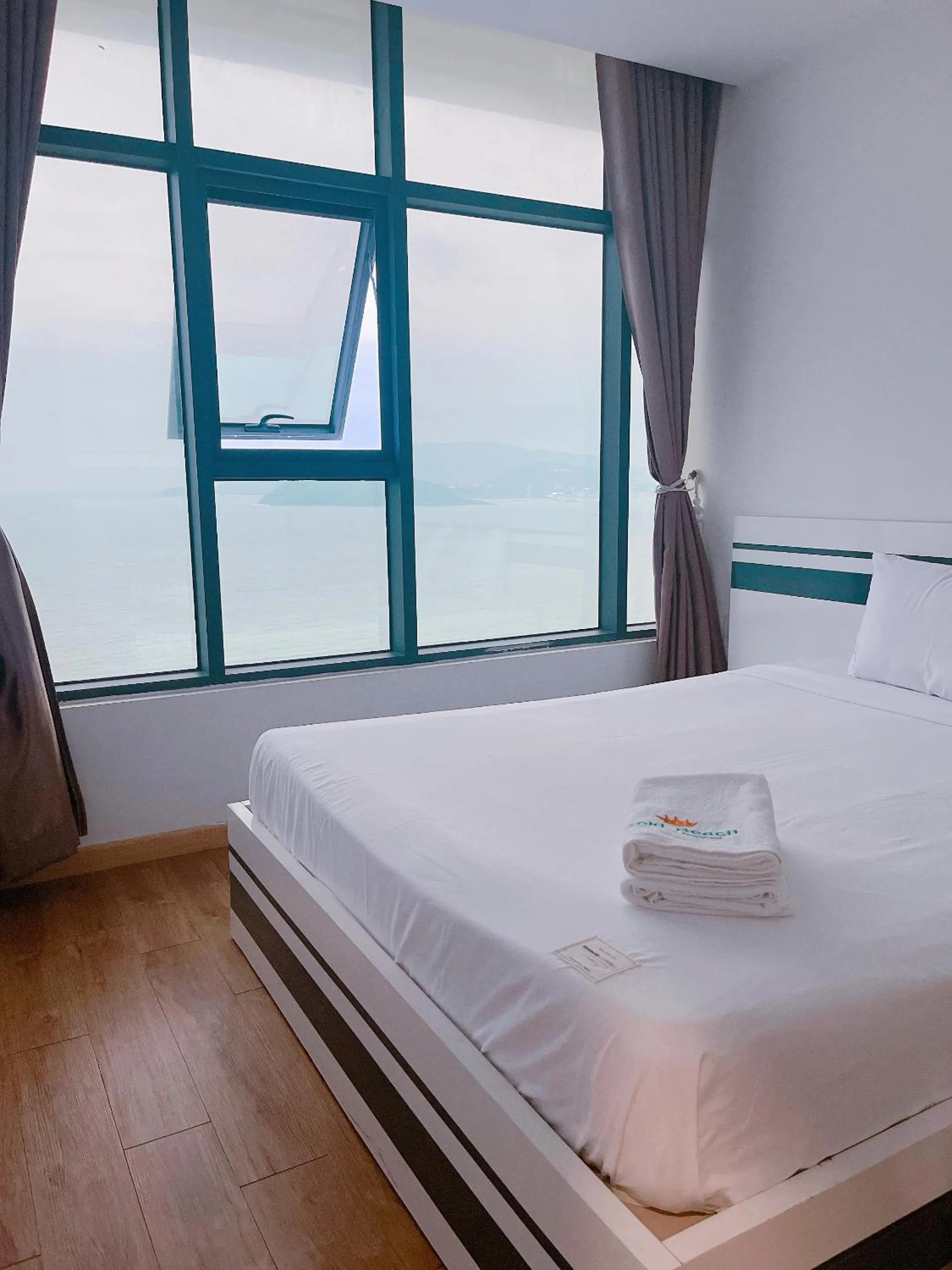 Bedroom, Bed in Pearl Nha Trang Beach Apartment