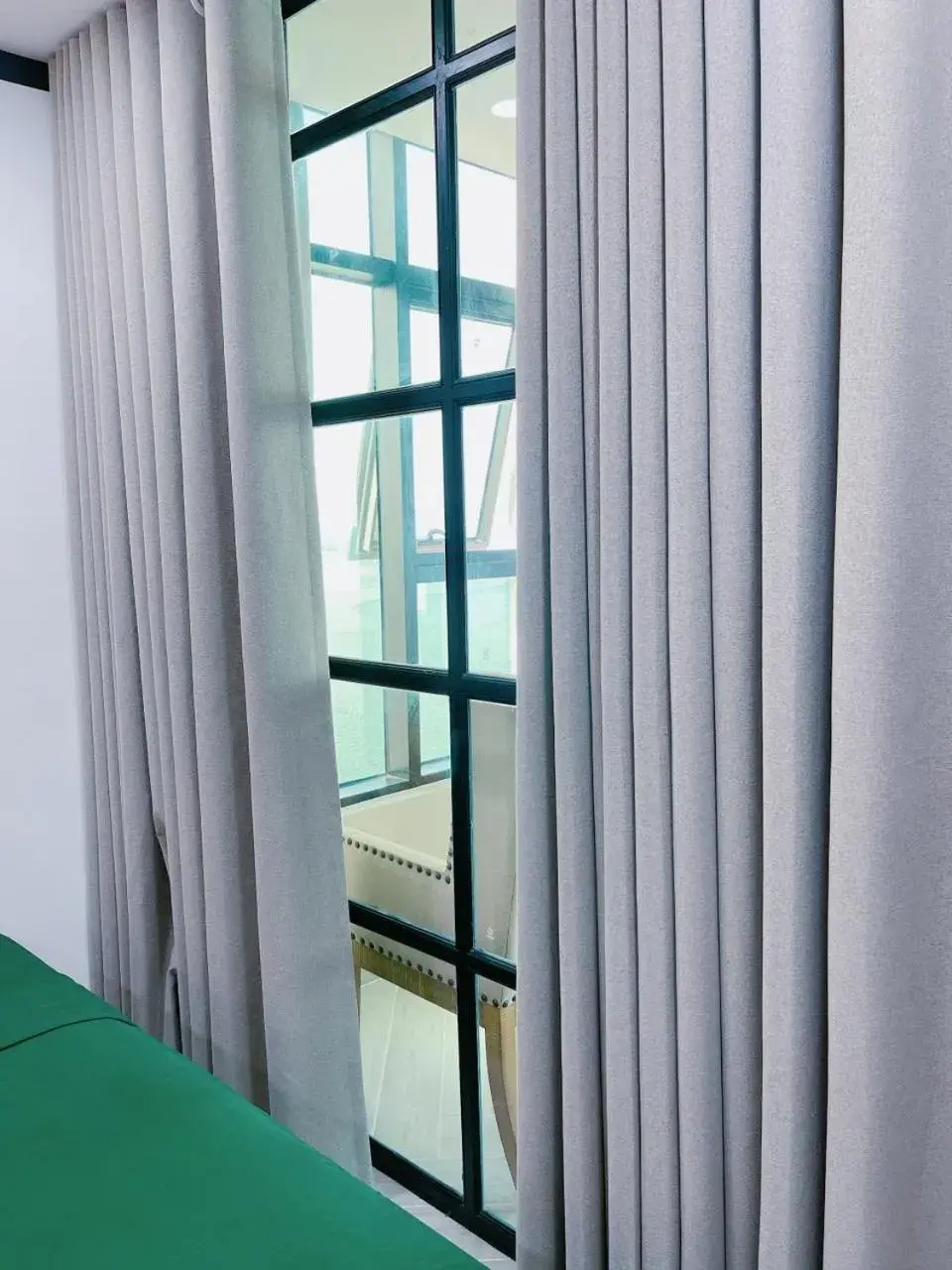 King Suite with Spa Bath in Pearl Nha Trang Beach Apartment King Suite with Spa Bath in Pearl Nha Trang Beach Apartment