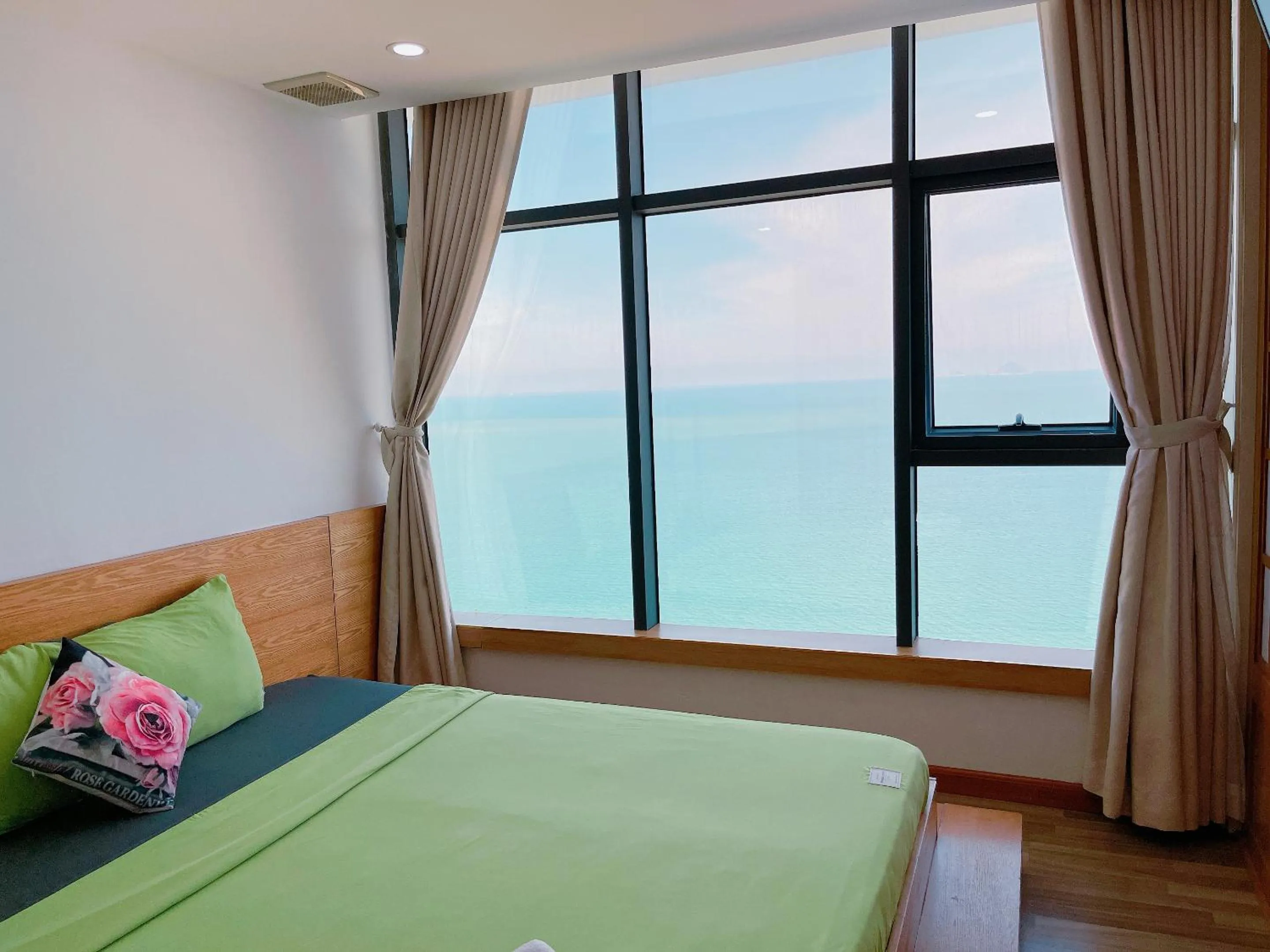 Bed in Pearl Nha Trang Beach Apartment