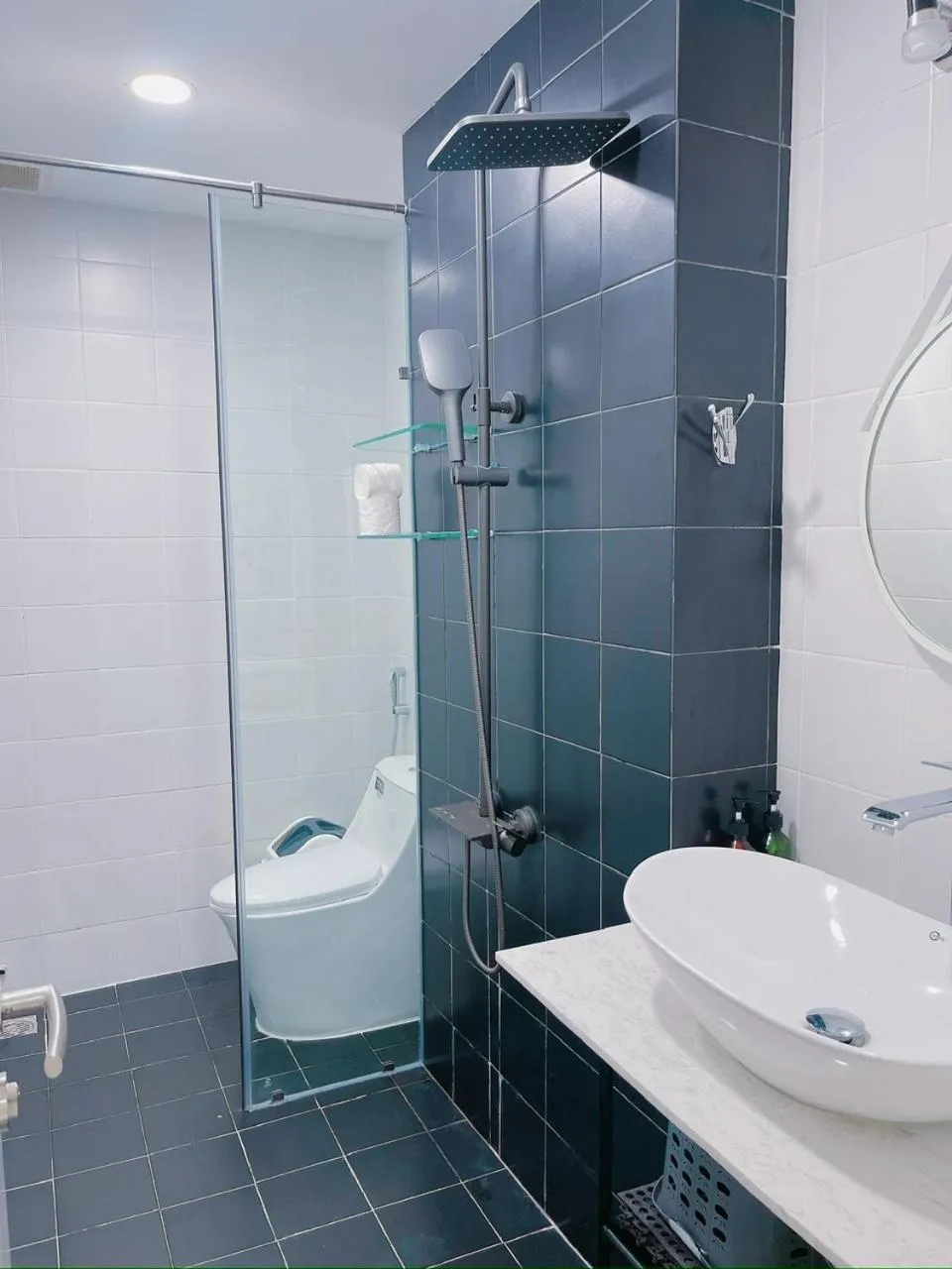 Toilet in Pearl Nha Trang Beach Apartment