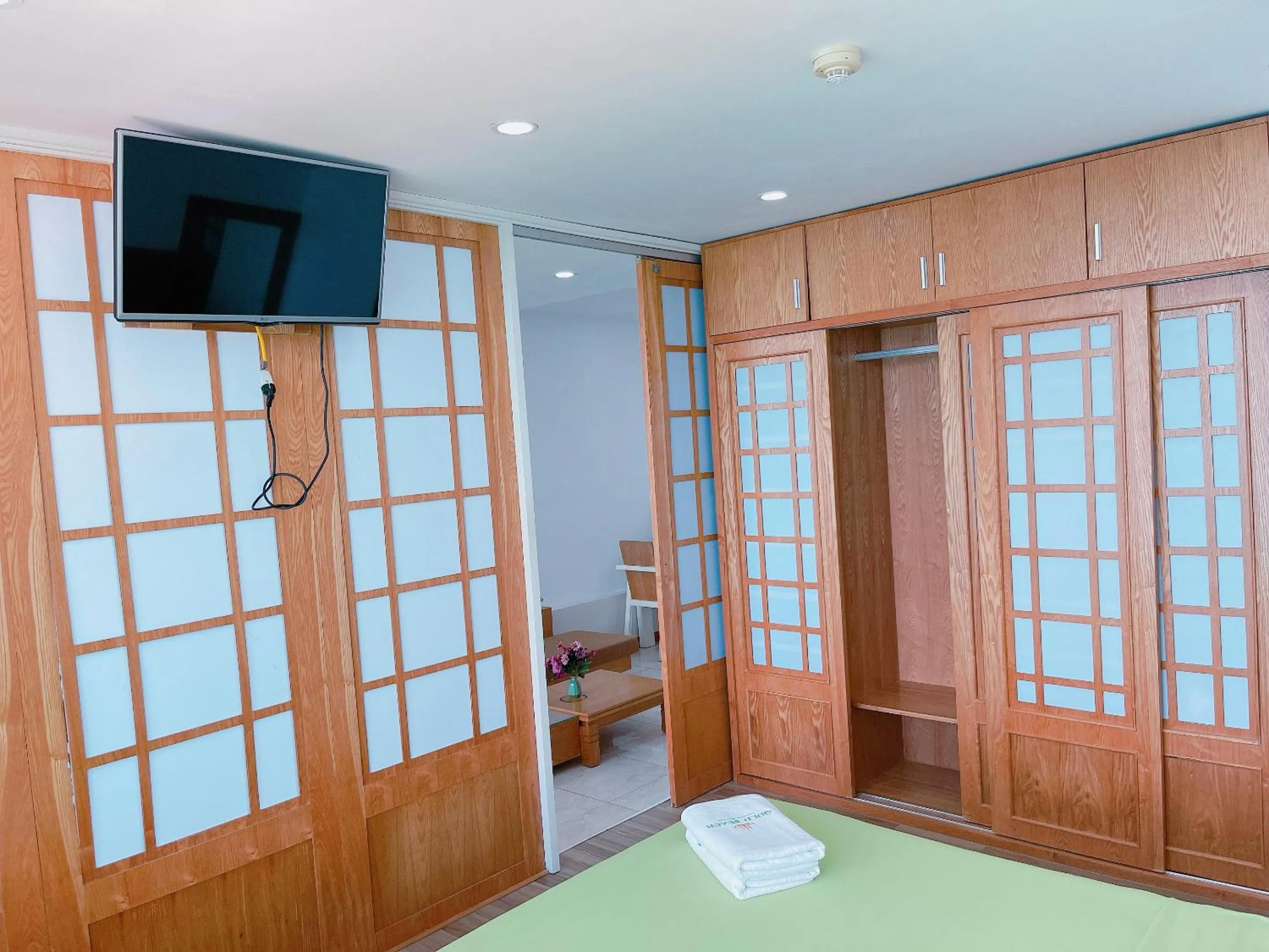 Pearl Nha Trang Beach Apartment