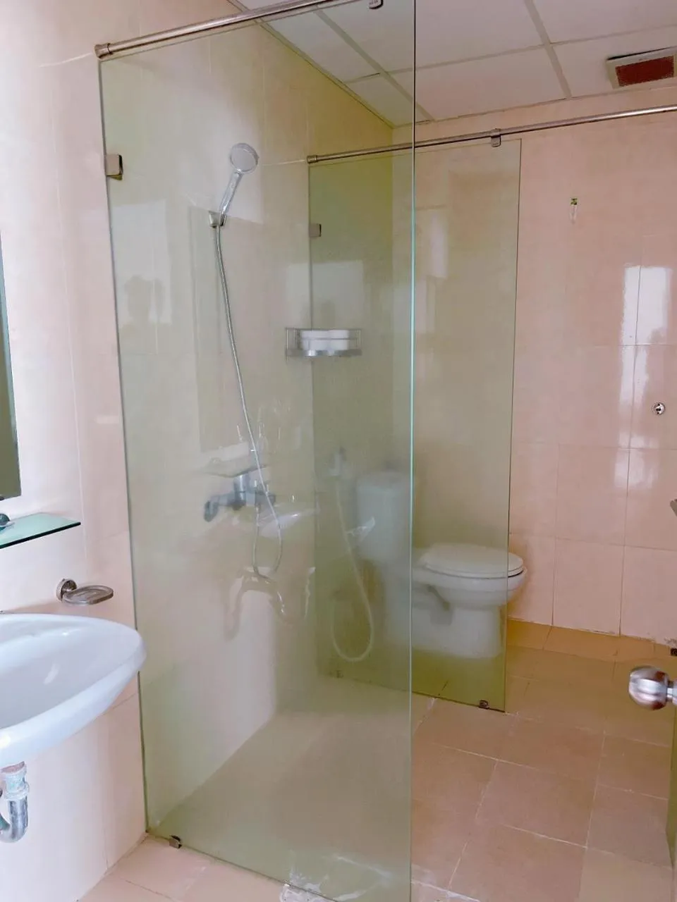 Shower in Pearl Nha Trang Beach Apartment
