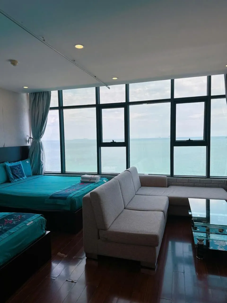 Pearl Nha Trang Beach Apartment