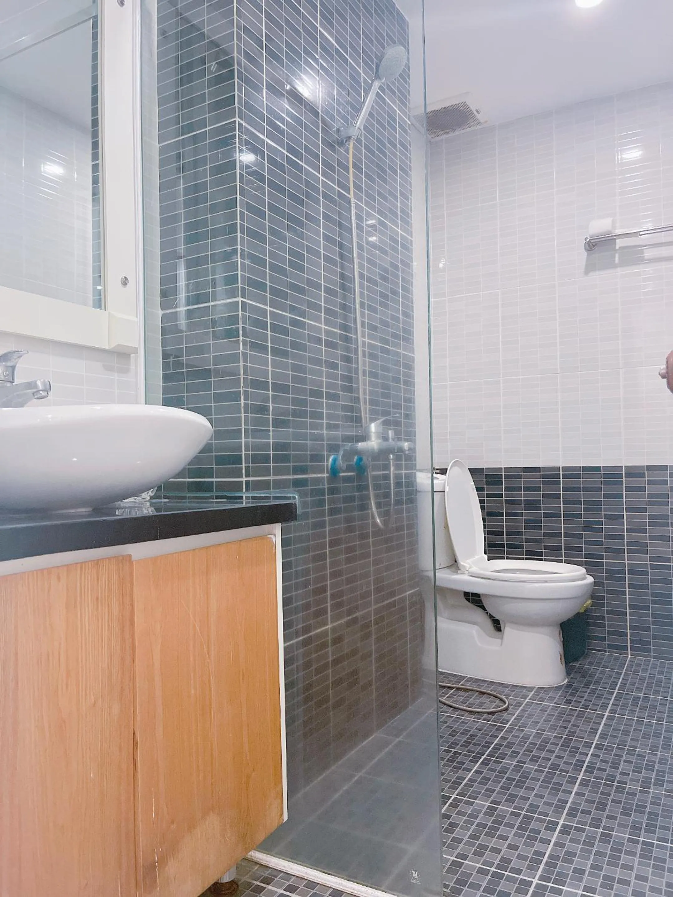 Toilet in Pearl Nha Trang Beach Apartment