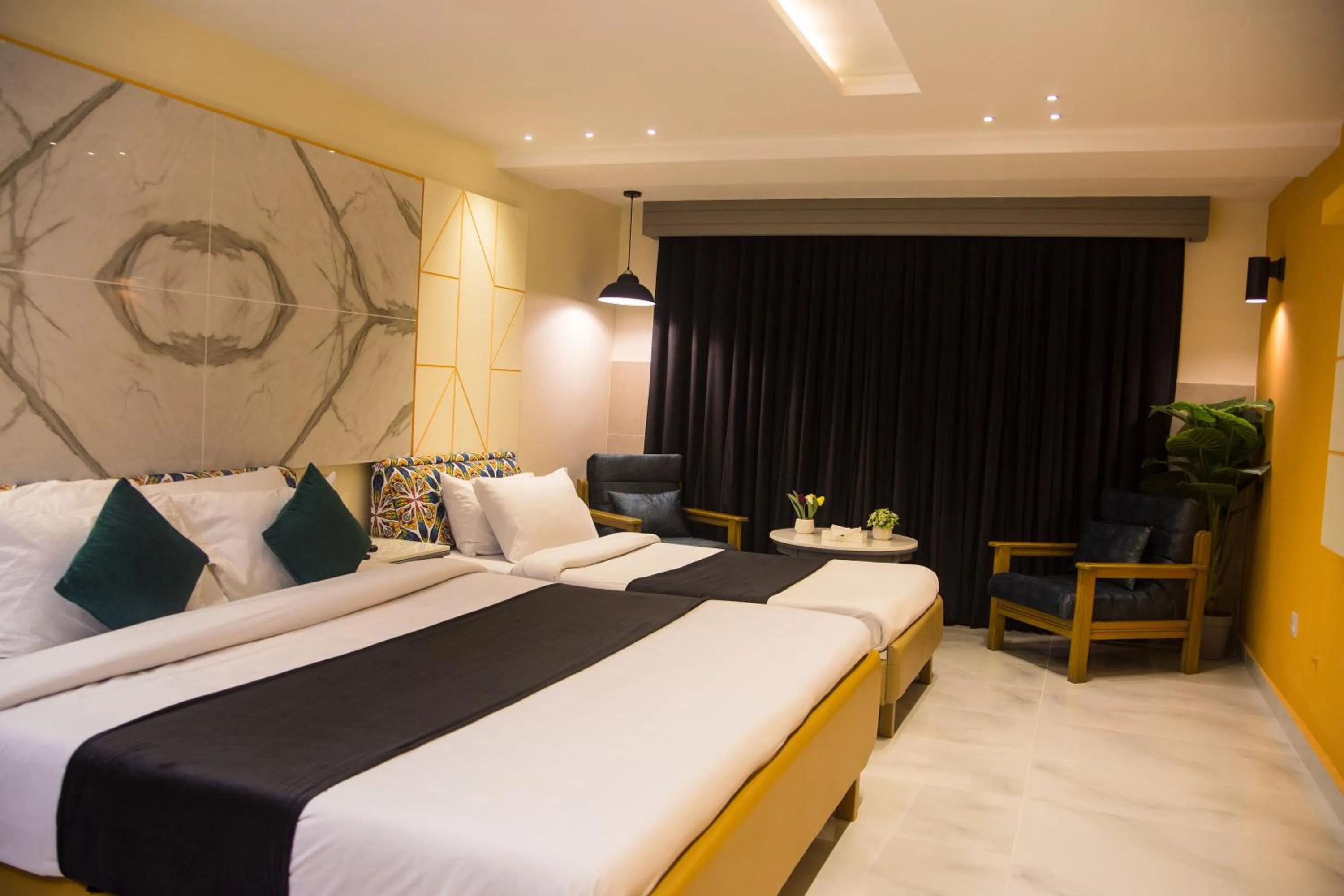 Living room in Metropole Hotel