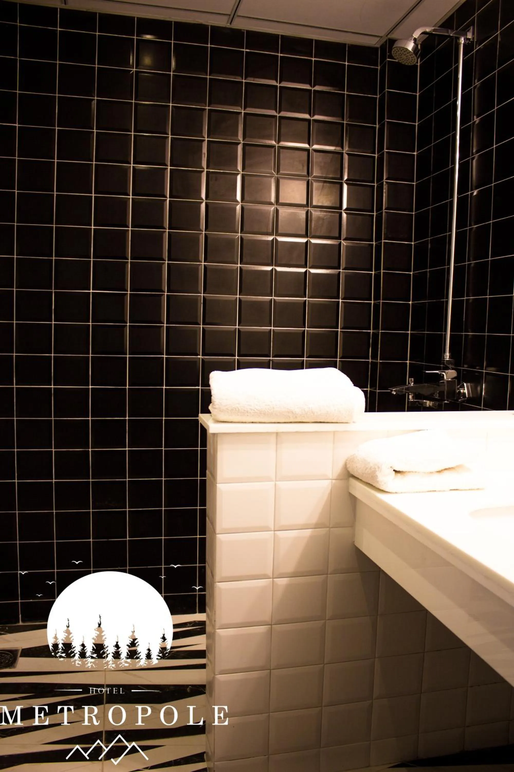 Bathroom in Metropole Hotel