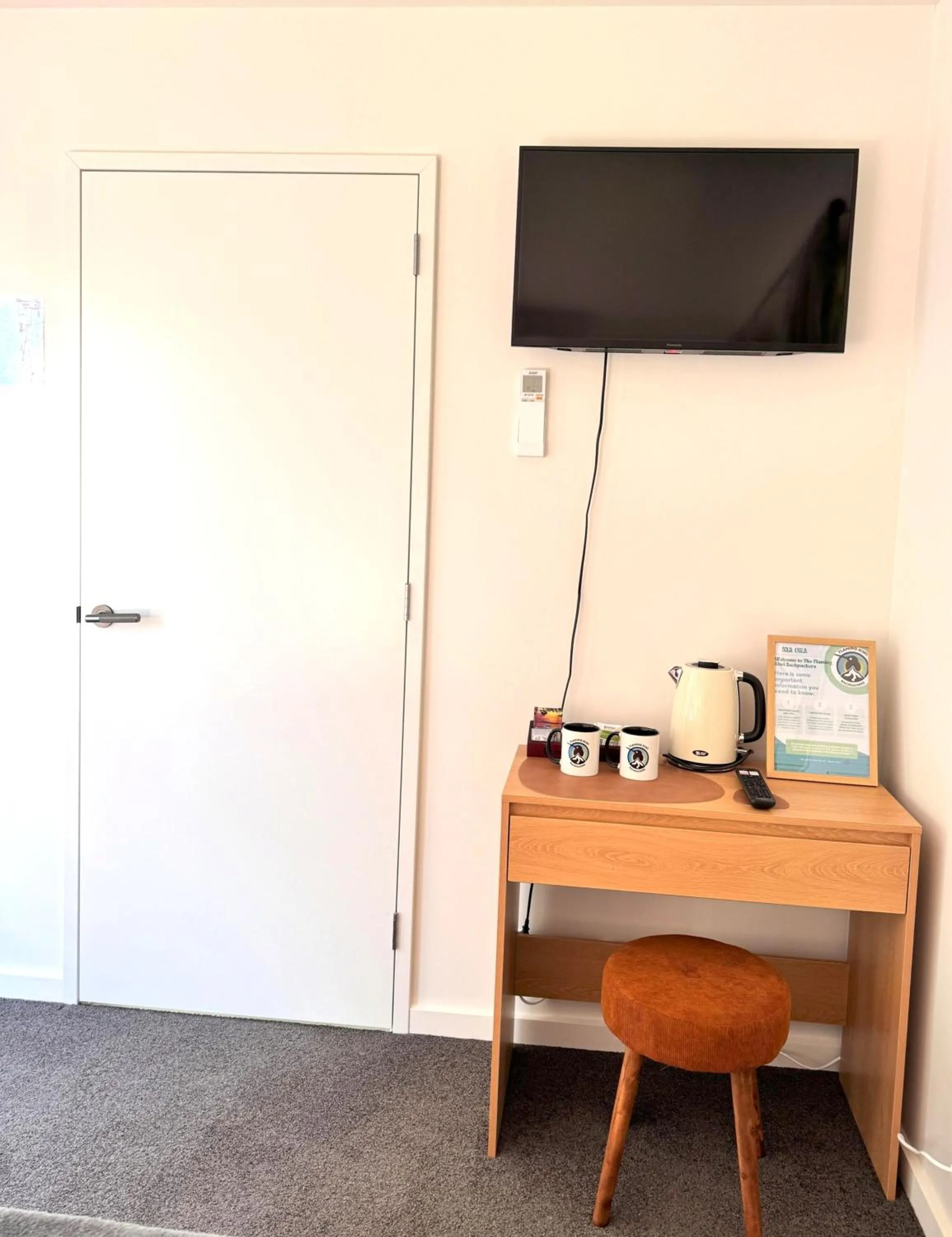 The Flaming Kiwi Backpackers