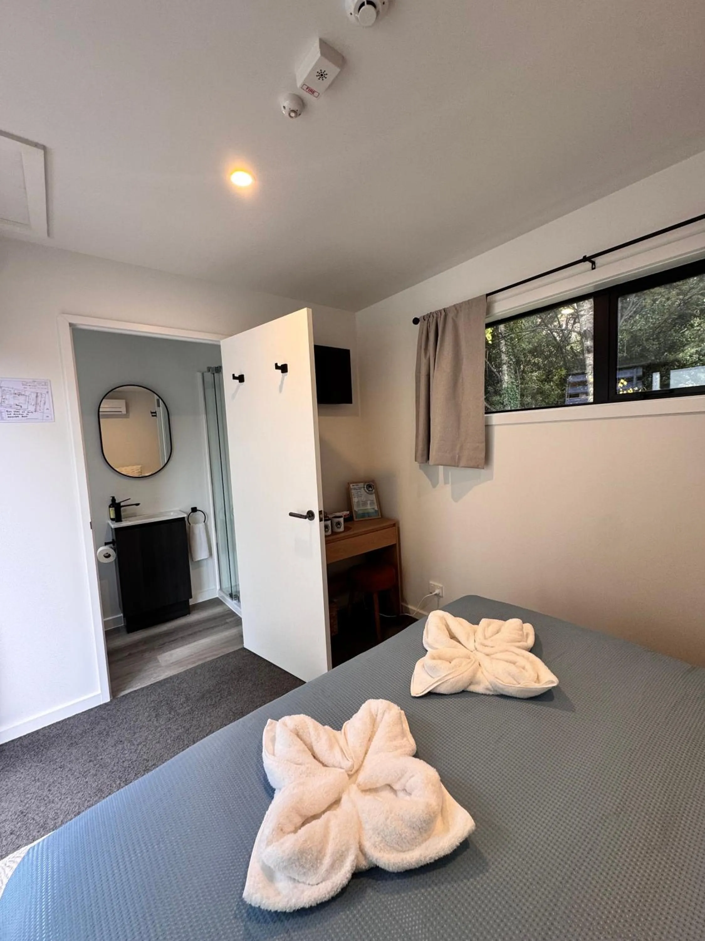 Bed in The Flaming Kiwi Backpackers