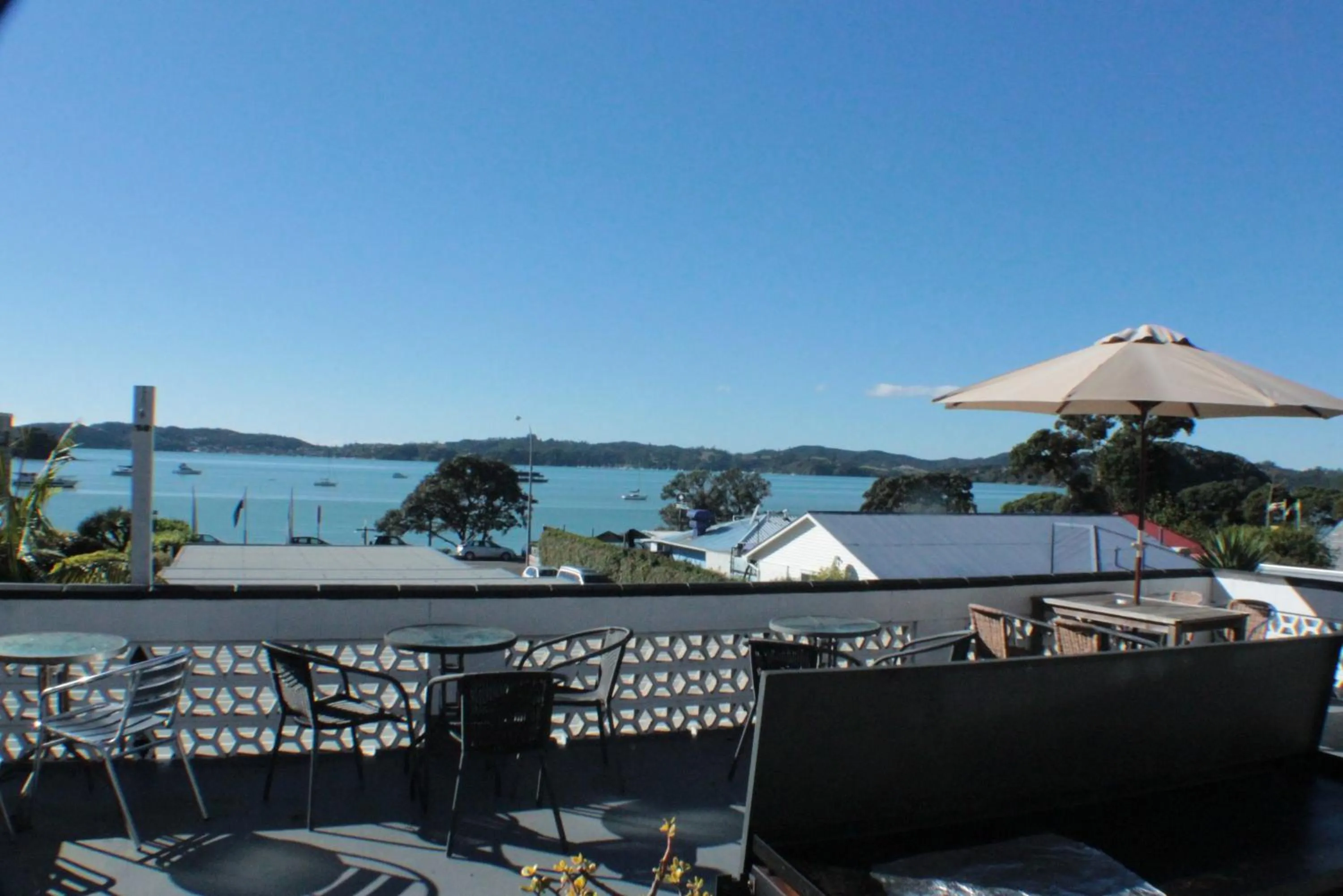 BBQ facilities in Ala Moana Motel