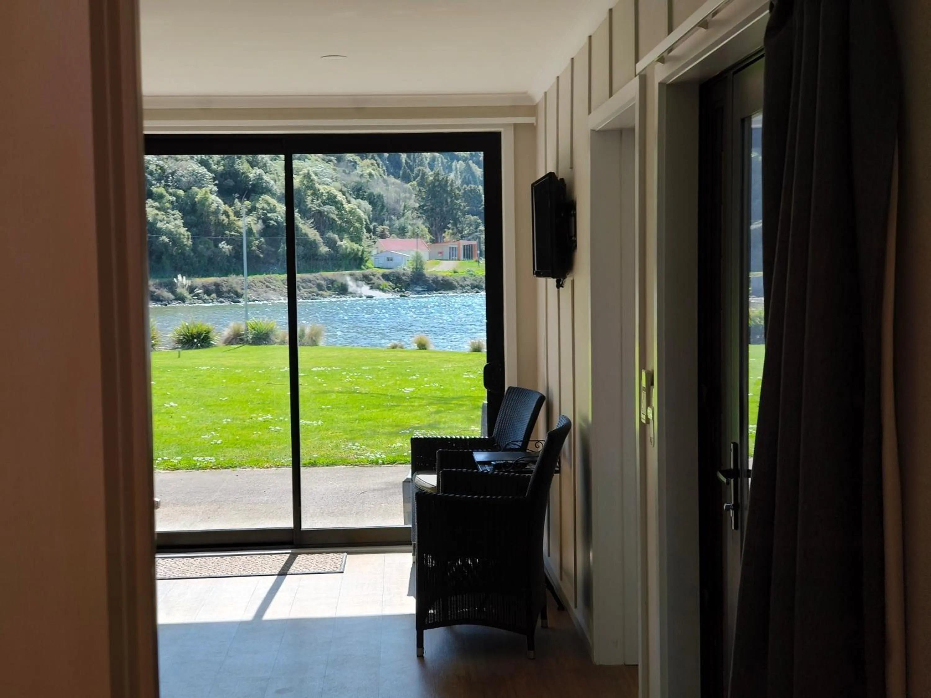 Day in Braxmere Lodge