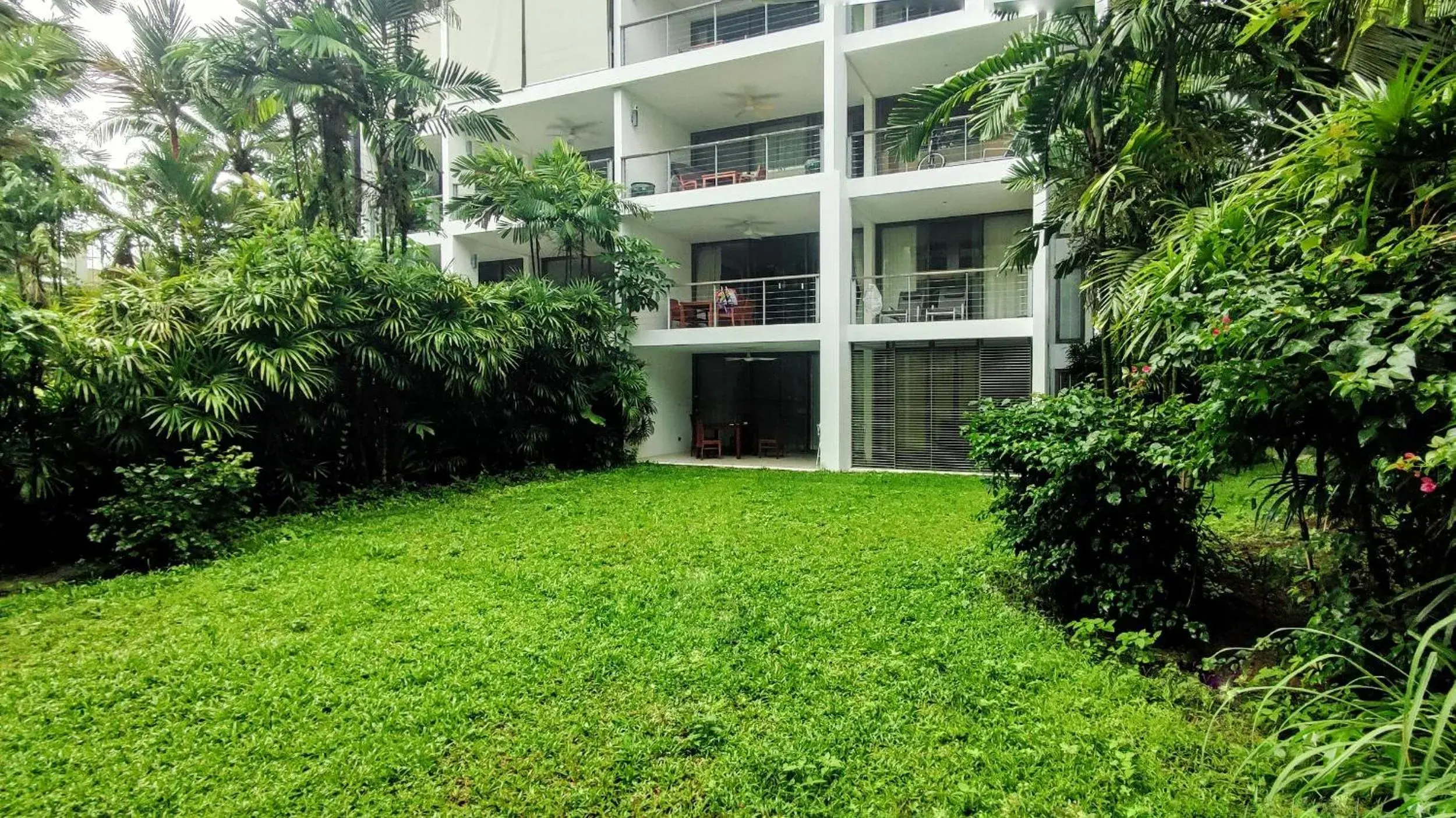 Two-Bedroom Apartment with Private Garden in Casuarina Shores Apartment - SHA Plus Two-Bedroom Apartment with Private Garden in Casuarina Shores Apartment - SHA Plus