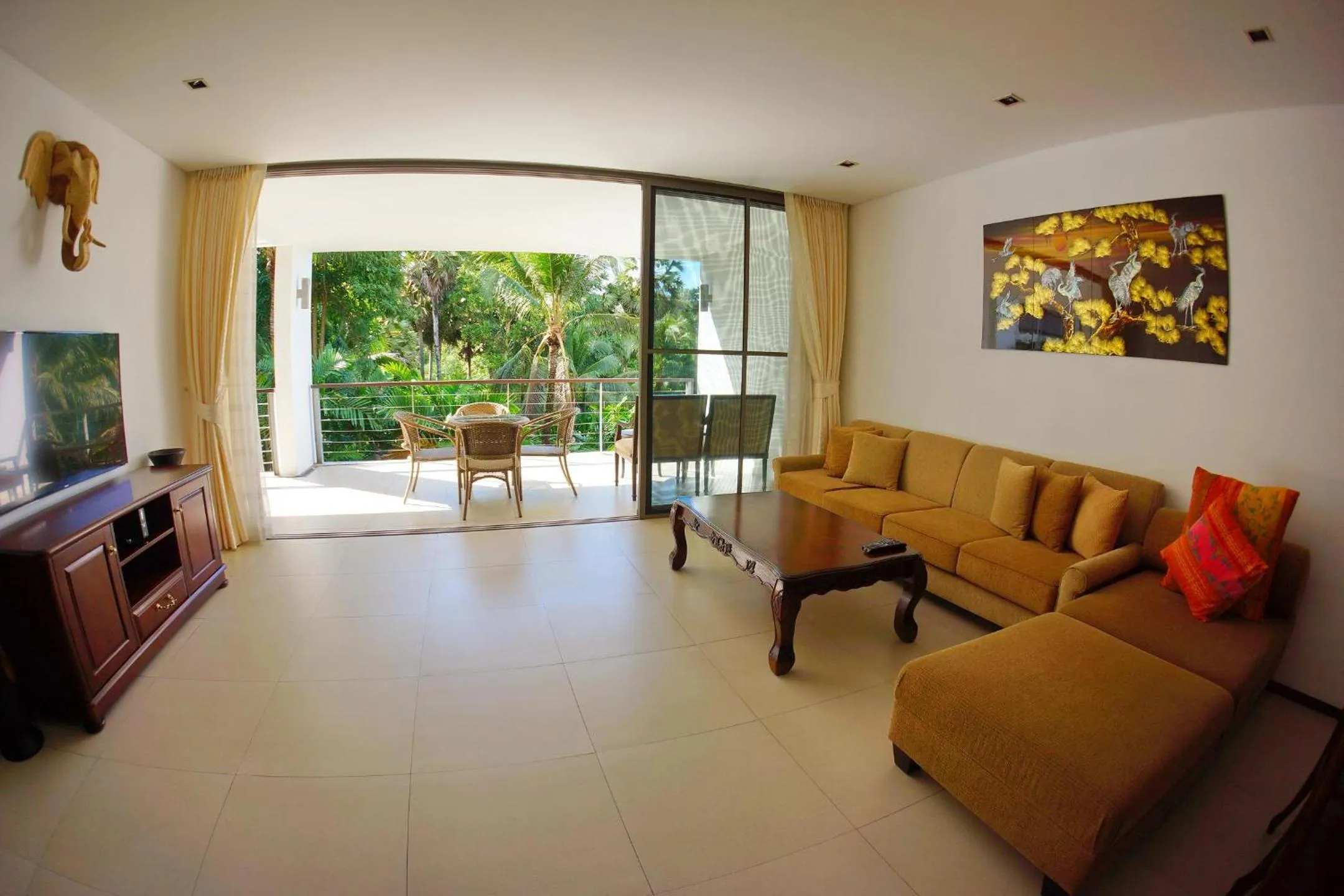 TV and multimedia in Casuarina Shores Apartment - SHA Plus