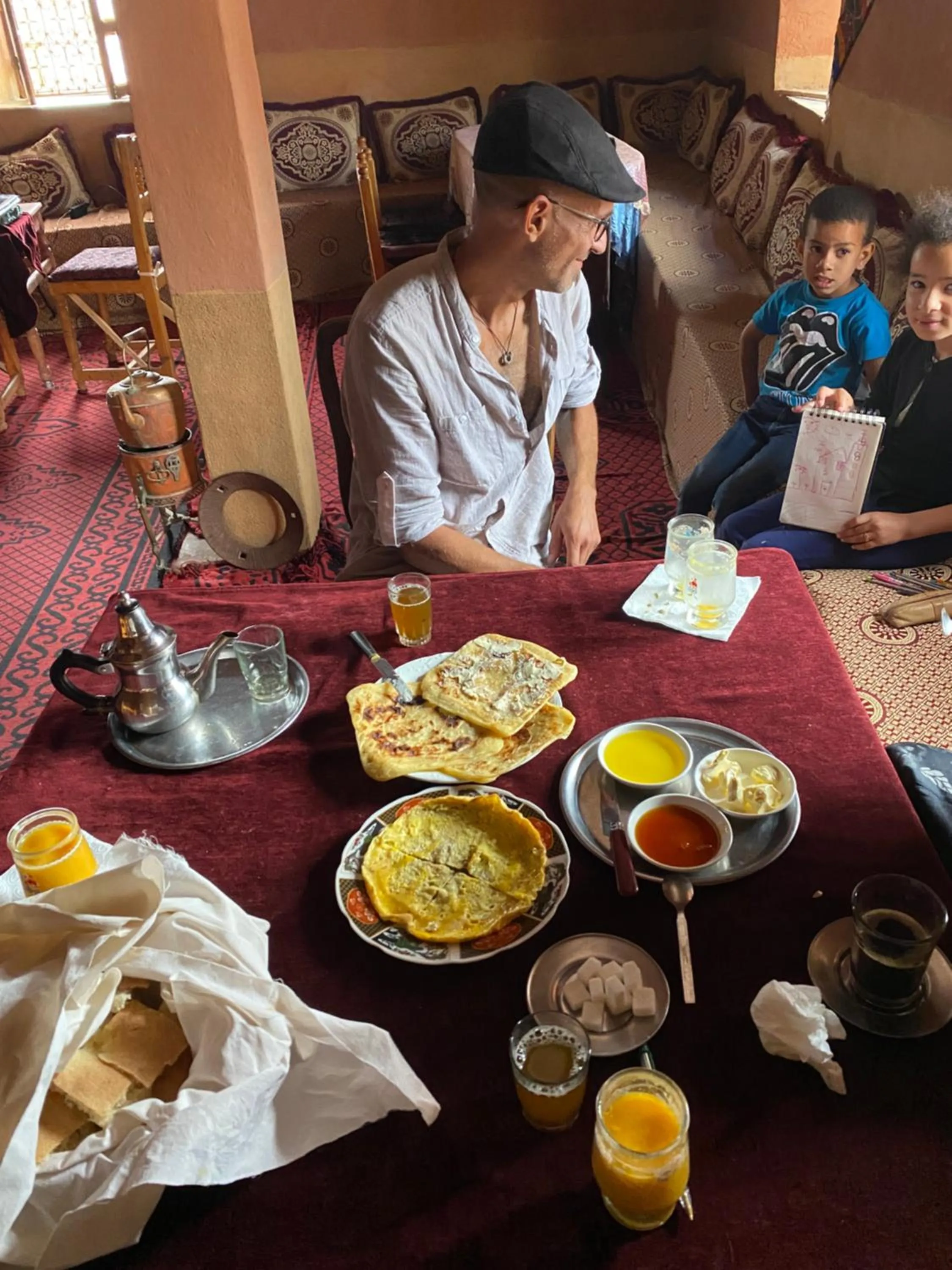 Restaurant/places to eat in auberge restau tombouctou