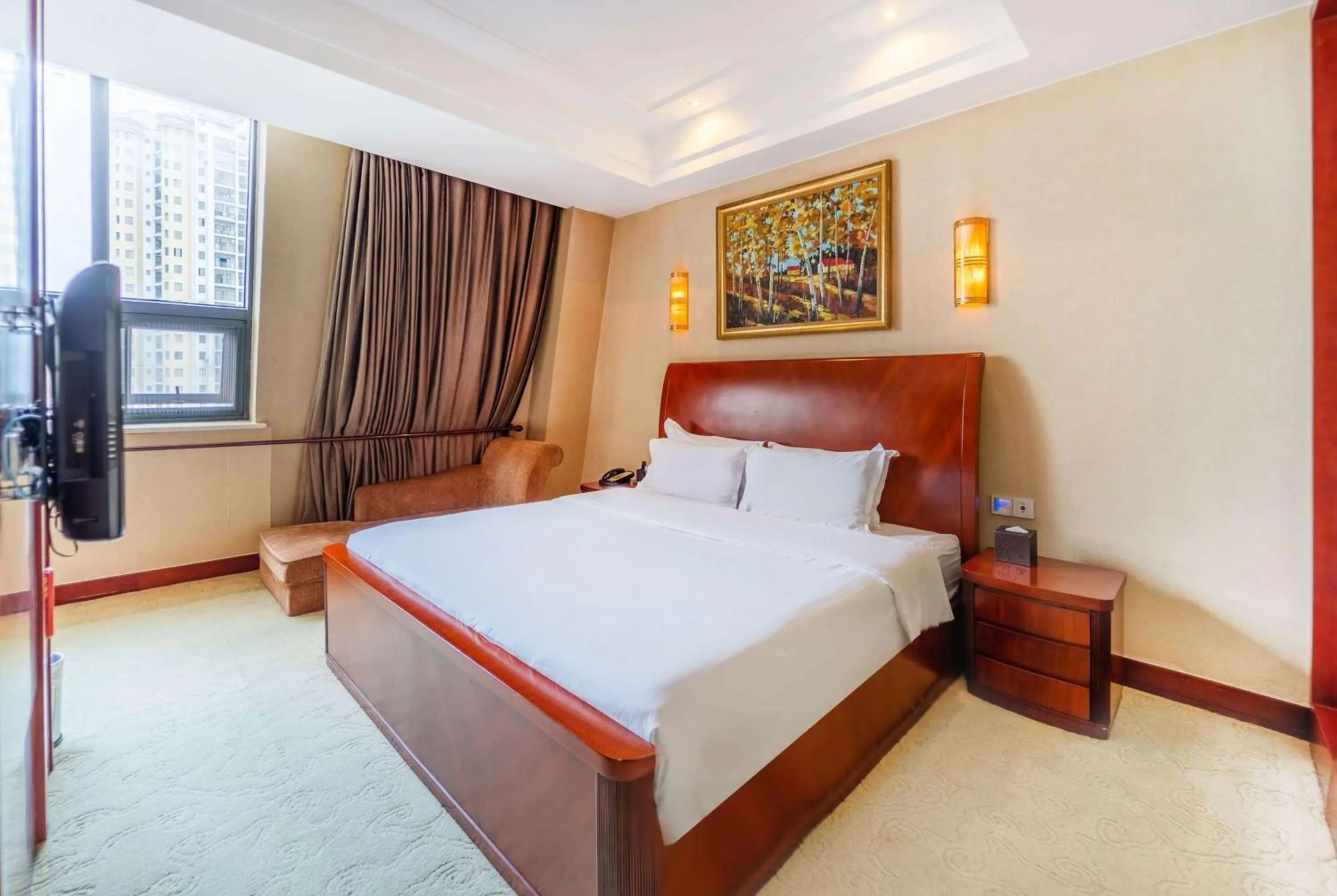 Photo of the whole room in Ramada Plaza by Wyndham Chongqing West