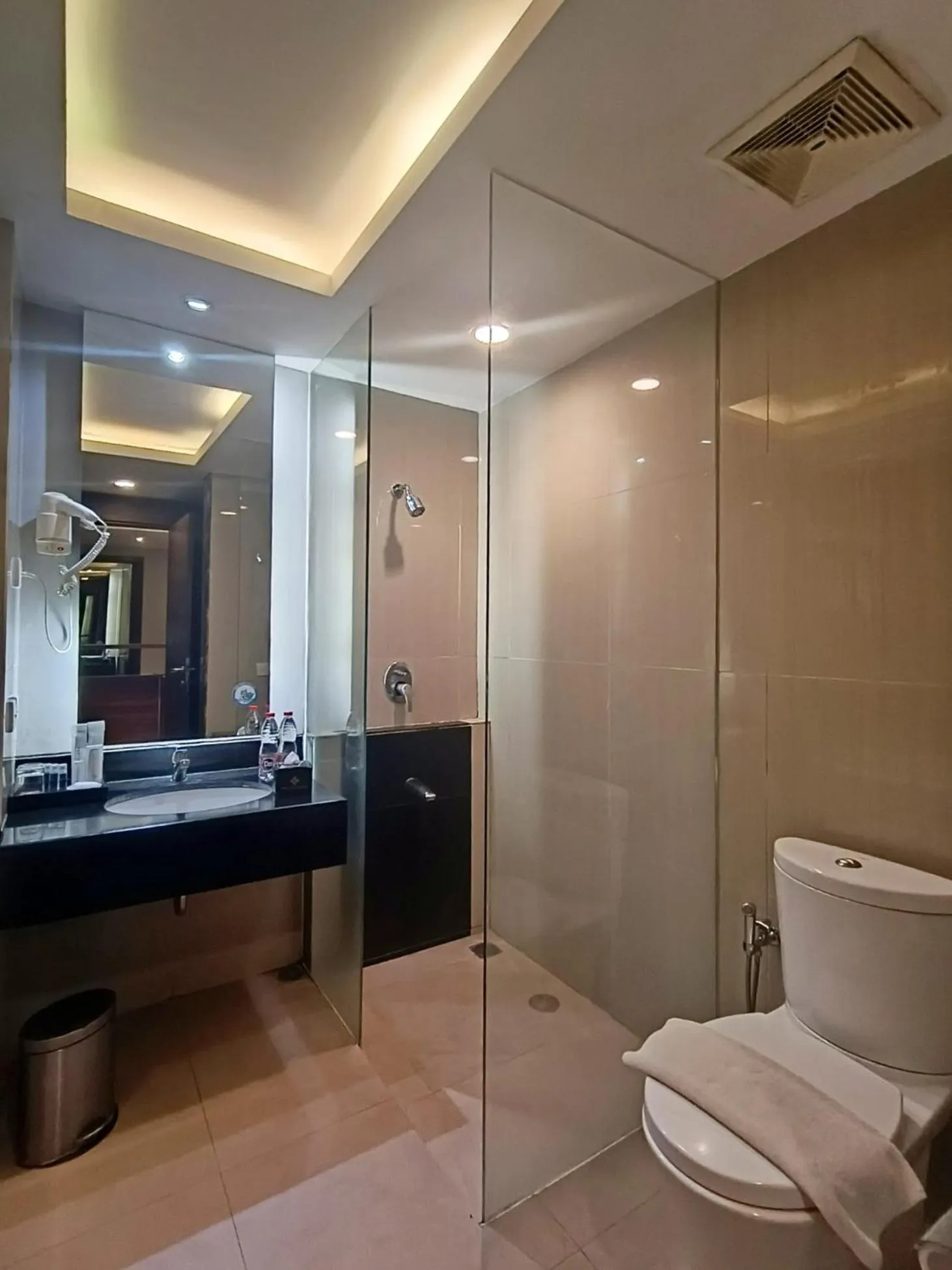 Bathroom in Grand Cakra Hotel Malang