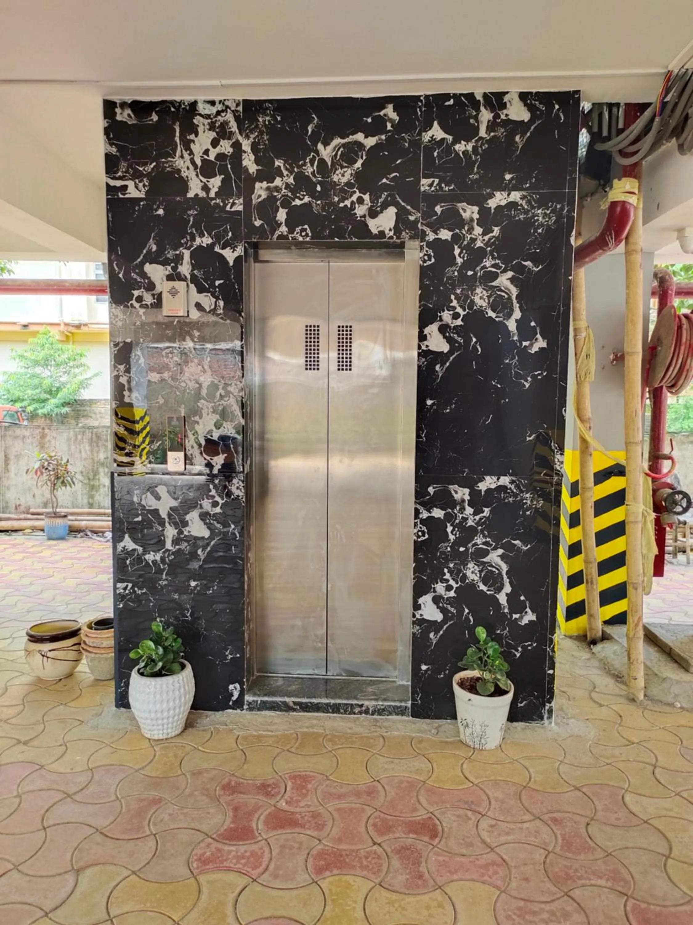 Facade/entrance in JD Grand Inn