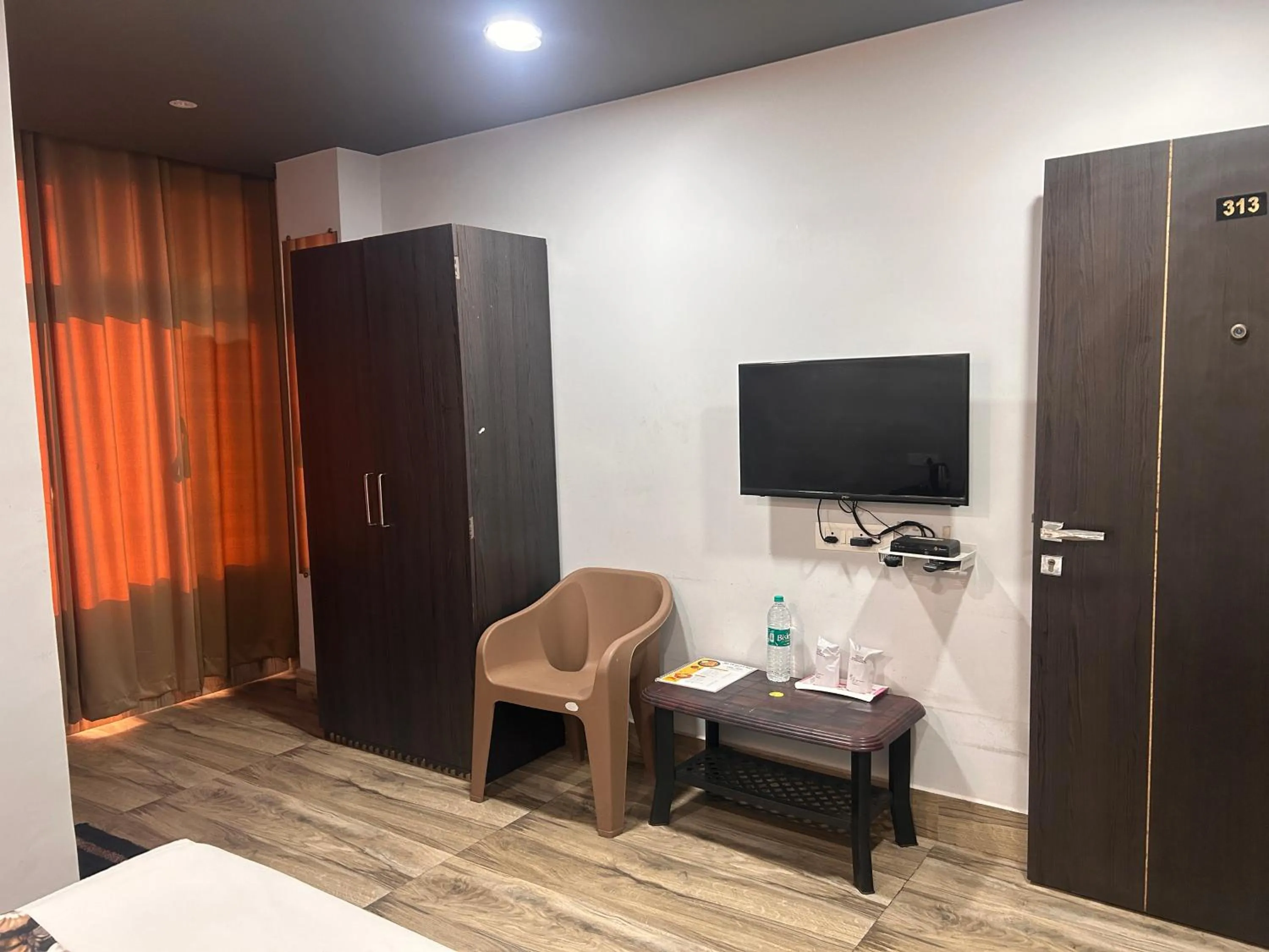 TV and multimedia in JD Grand Inn