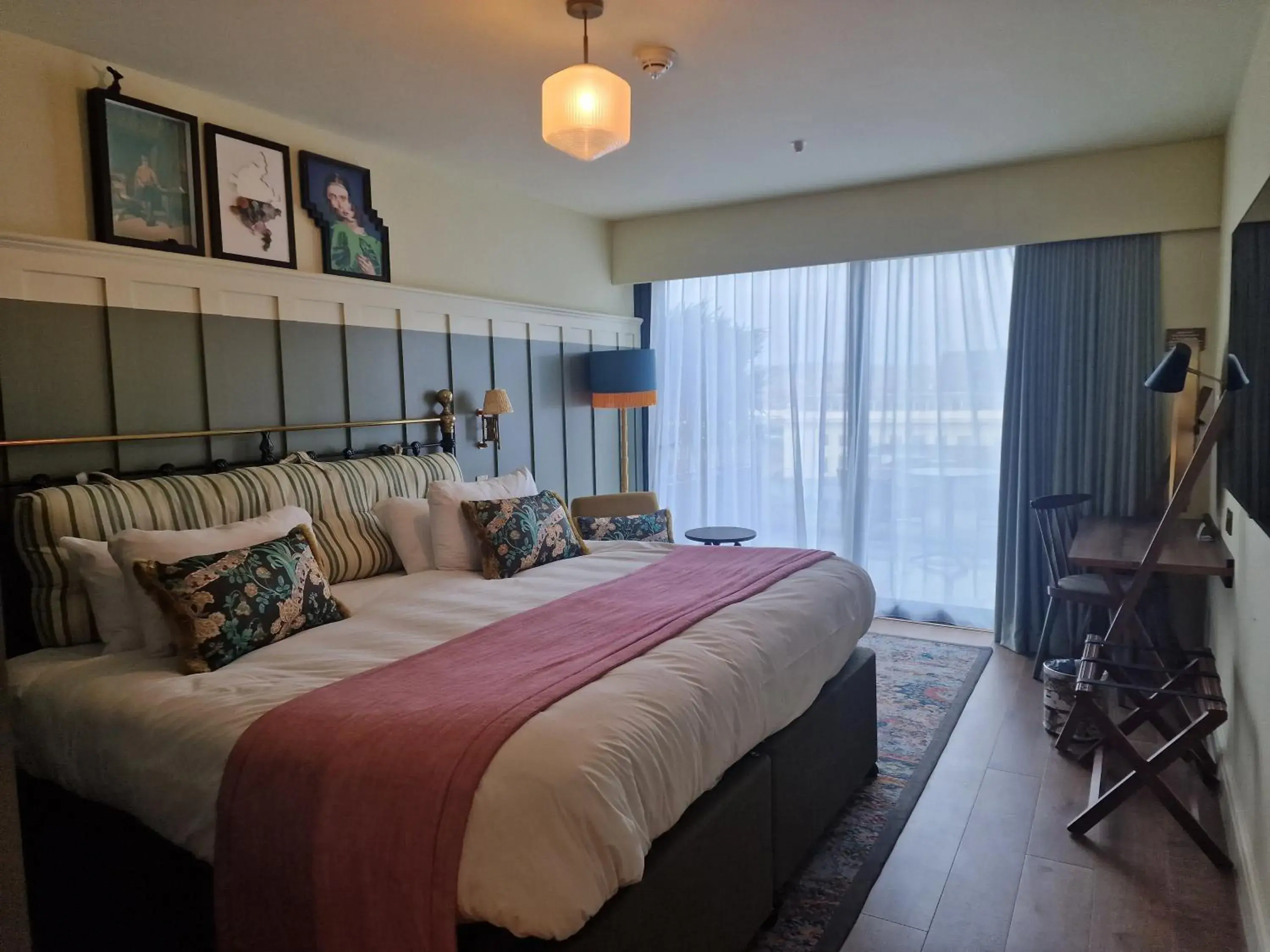 Premium King Room with Balcony and City View in Hotel Indigo - Exeter by IHG Premium King Room with Balcony and City View in Hotel Indigo - Exeter by IHG